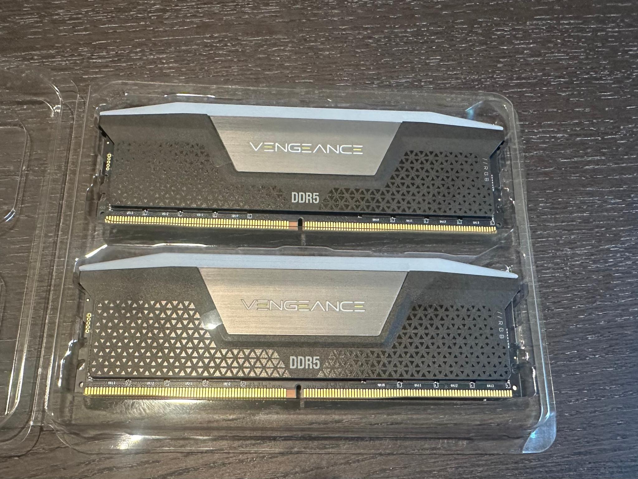 Corsair Vengeance RGB DD5 64Gb 6400MHz CL32 RAM