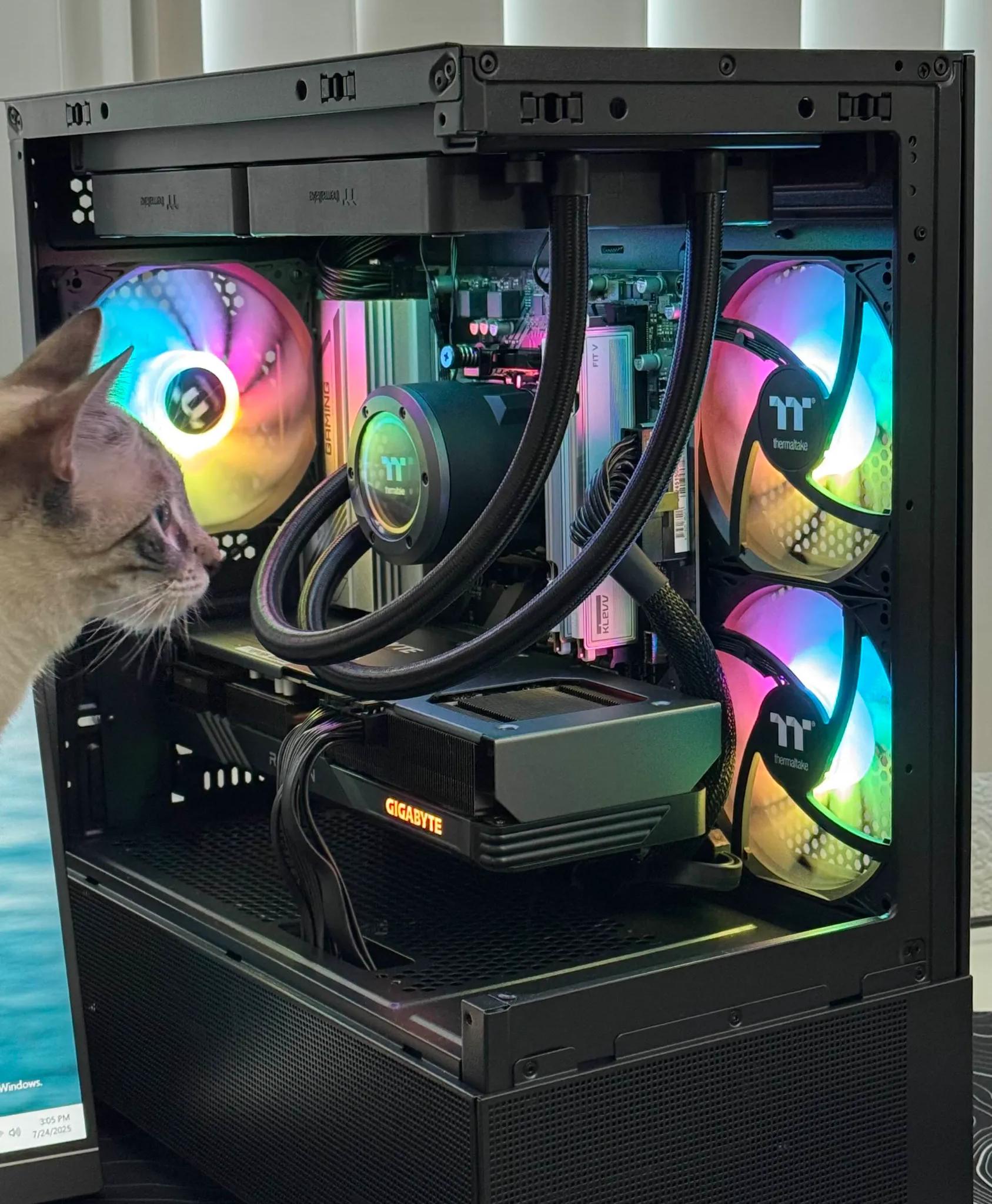 Ryzen 5 7600X + Radeon RX 7600 XT 16GB + 32GB DDR5 Ram (2x16GB) + 1TB M.2 NVME Storage