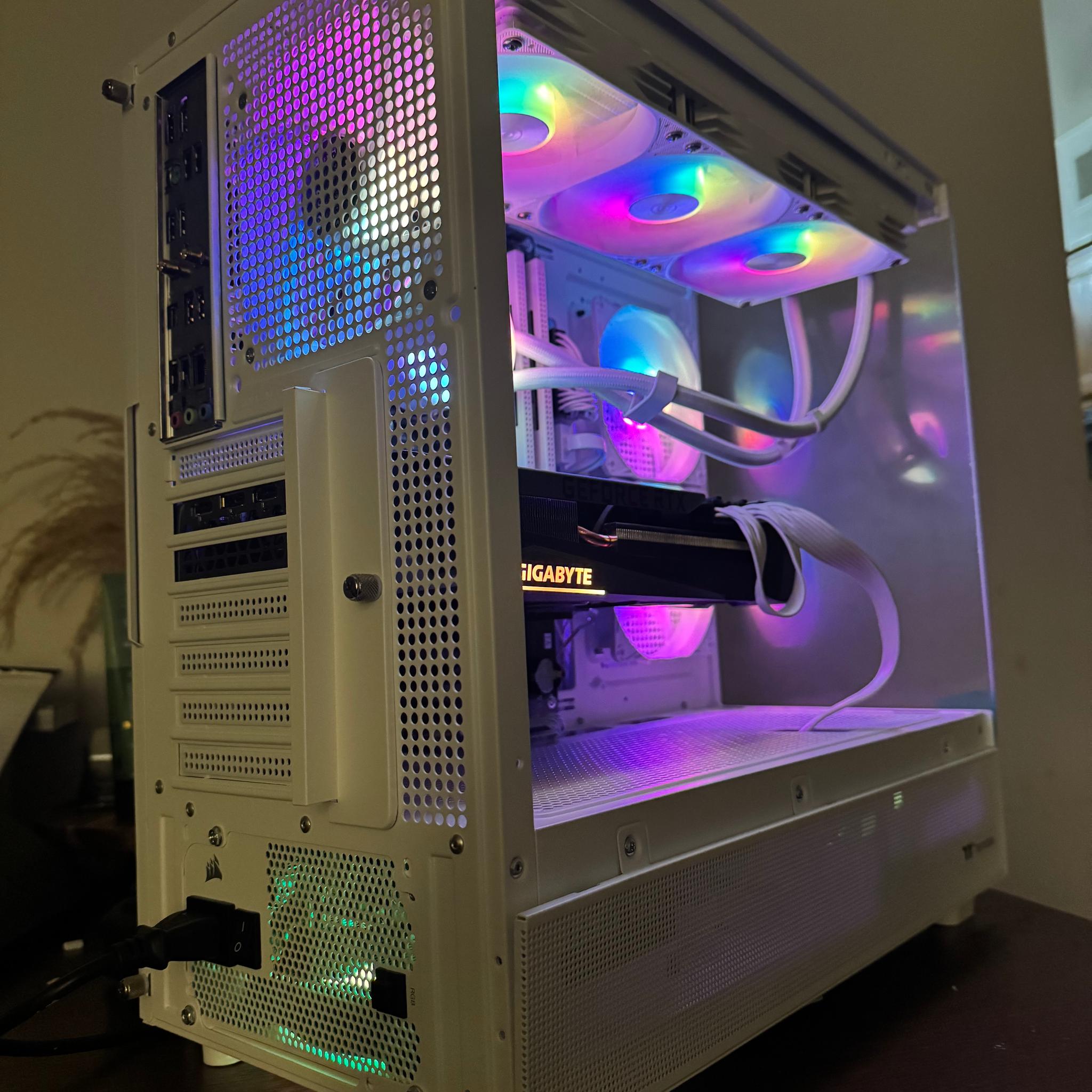 Ryzen 5 9600x/RTX 3070ti Gaming PC