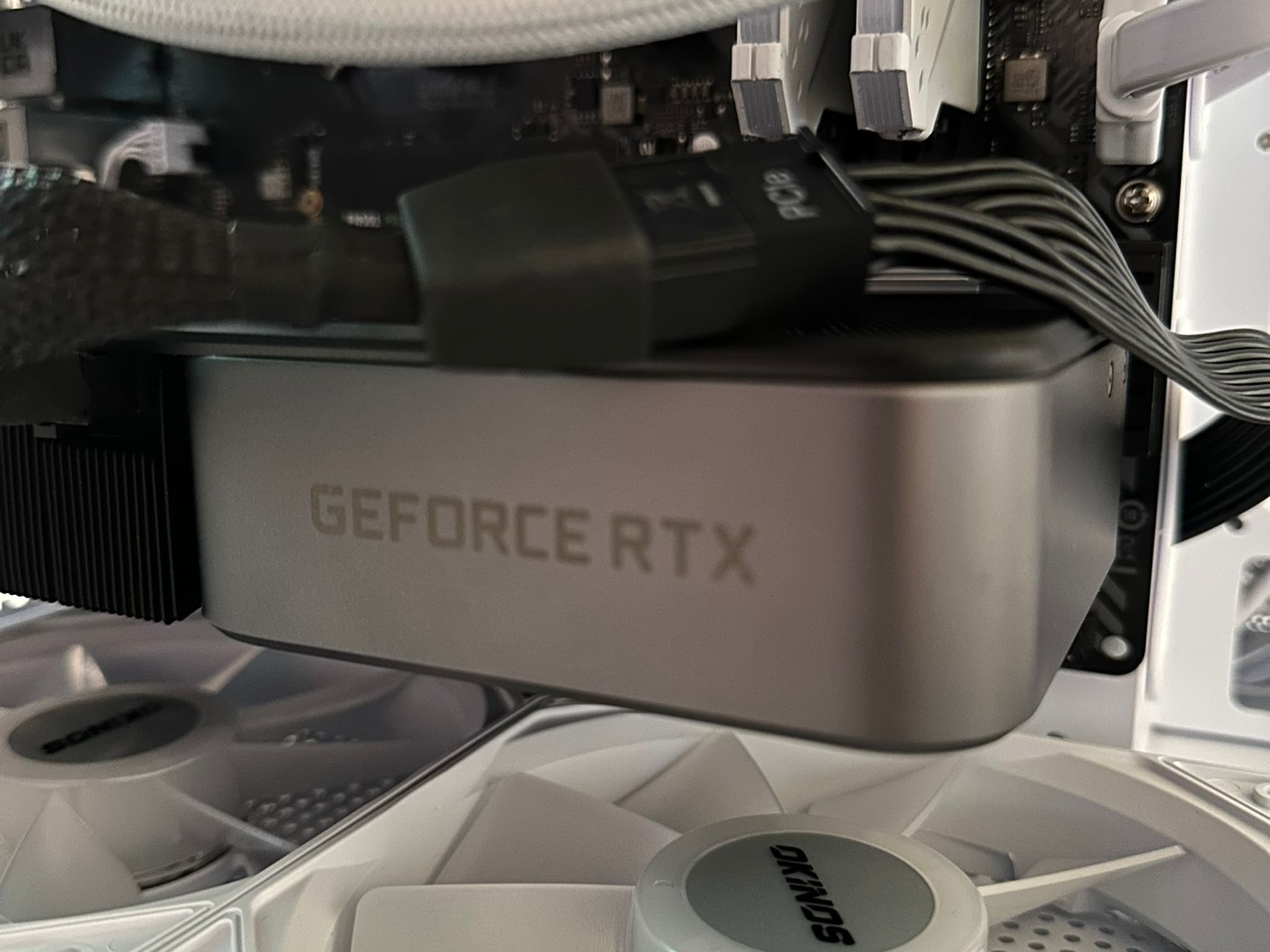 Ryzen 7 3700X / RTX 3070 / 512GB NVME / 32GB RAM
