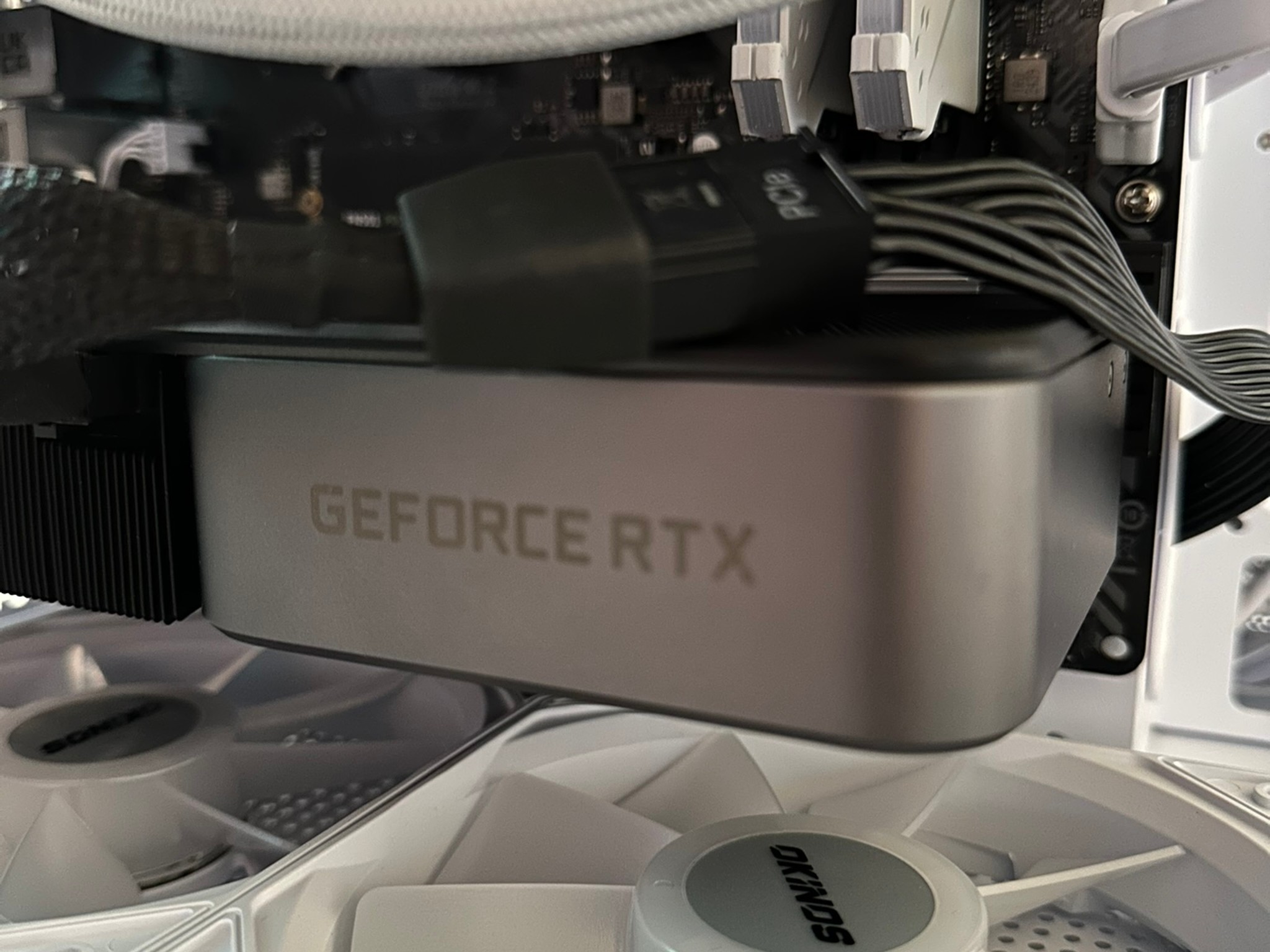 Ryzen 7 3700X / RTX 3070 / 512GB NVME / 32GB RAM