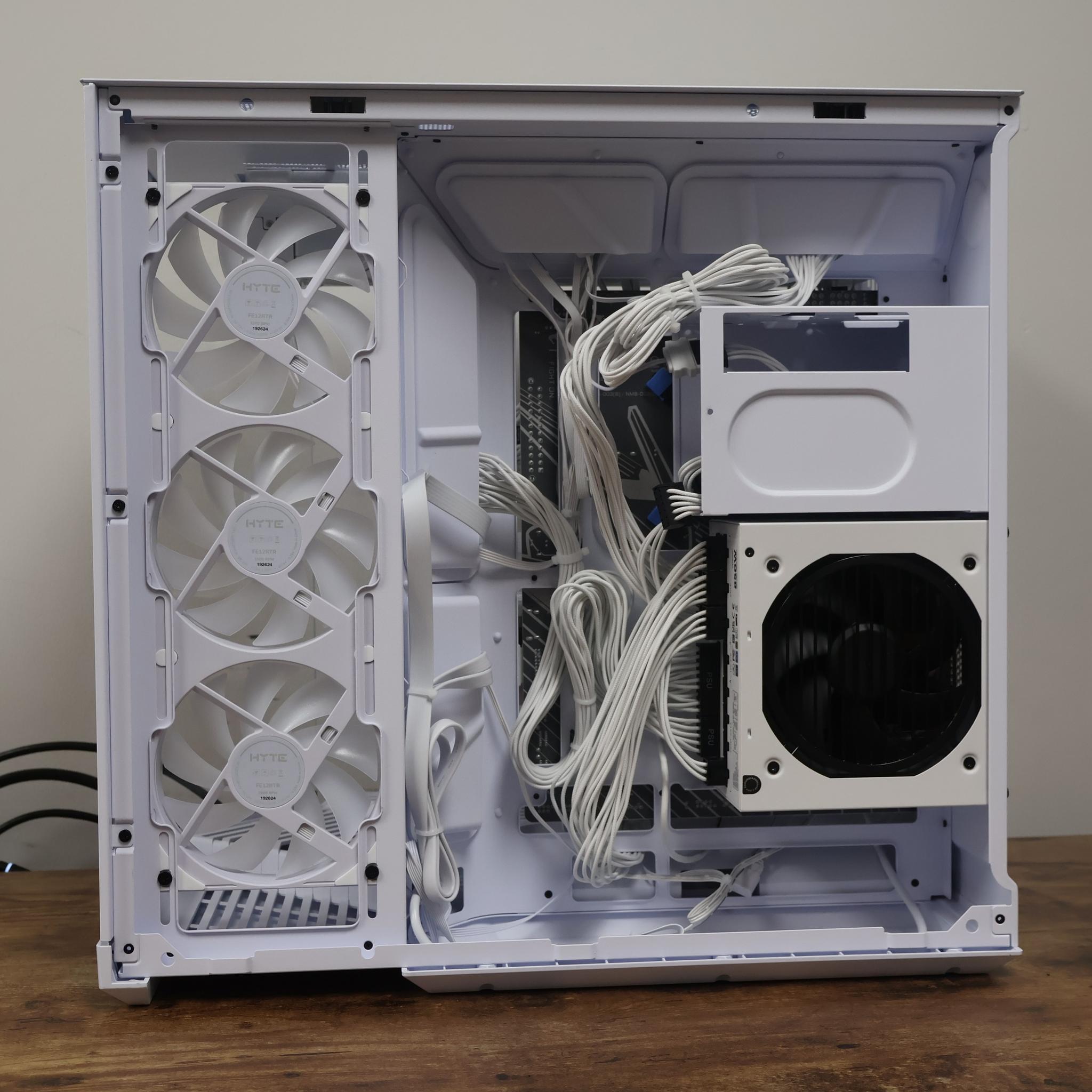 Yeston Sakura RX 9070 XT Gaming PC – Intel 270K | 32GB DDR5 | 2TB M.2 | 1440p / 4K Gaming