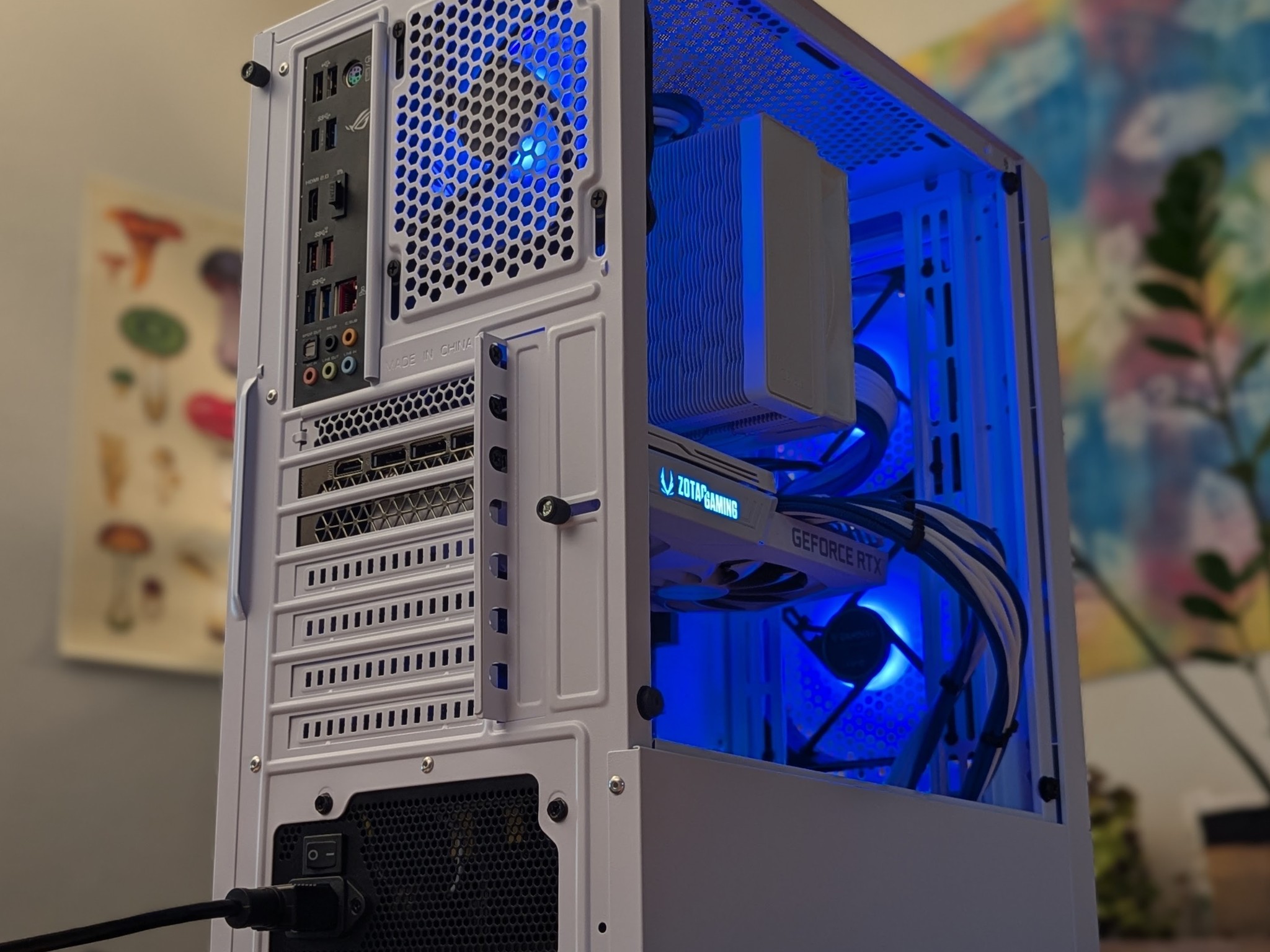 🧊 Frozone – White & Blue RTX 3060 Ti Build | 3700X + 1TB NVMe + 32GB DDR4 🎮❄️