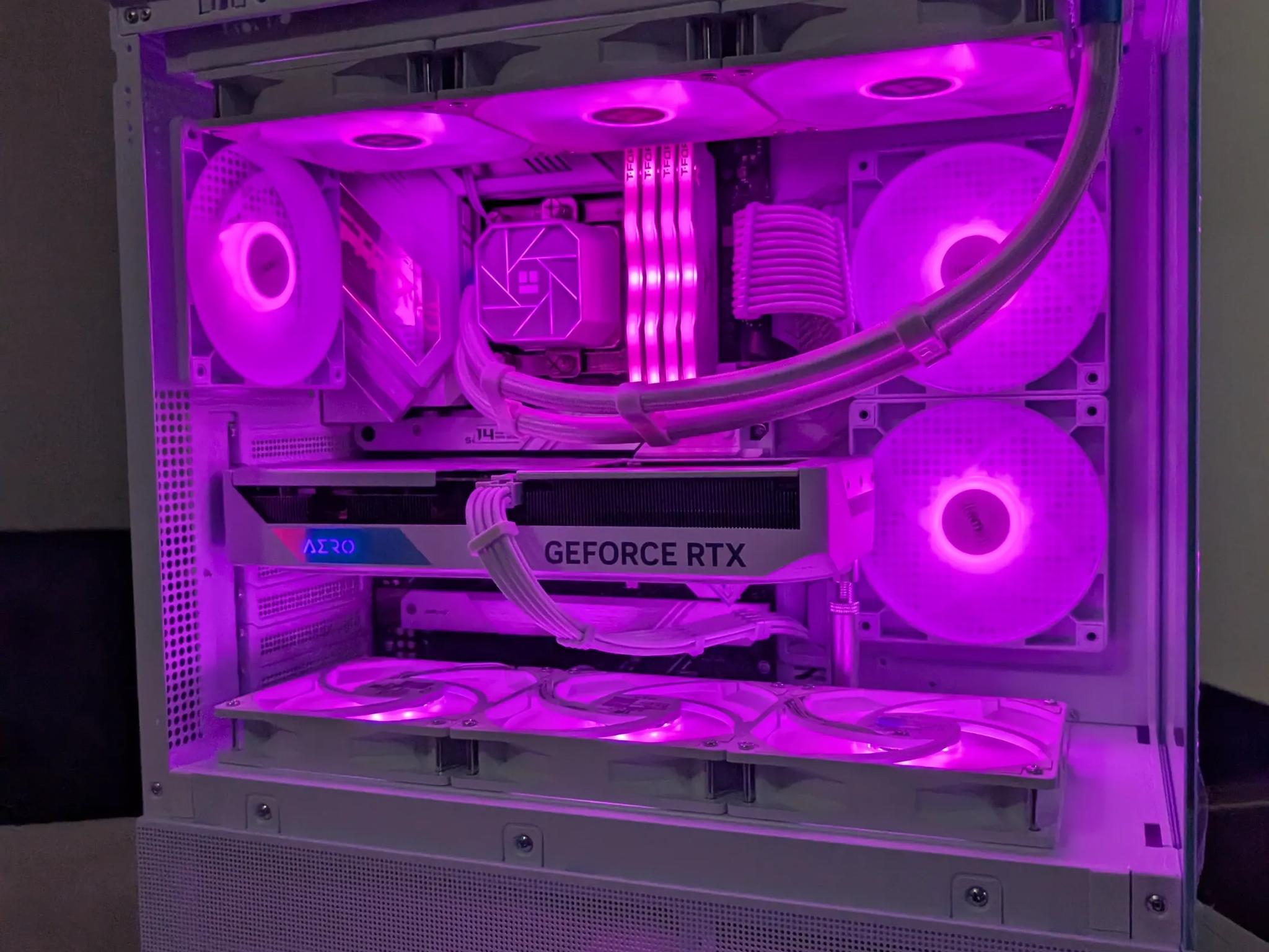 Powerful White Gaming PC! i7 12700KF / RTX 4070