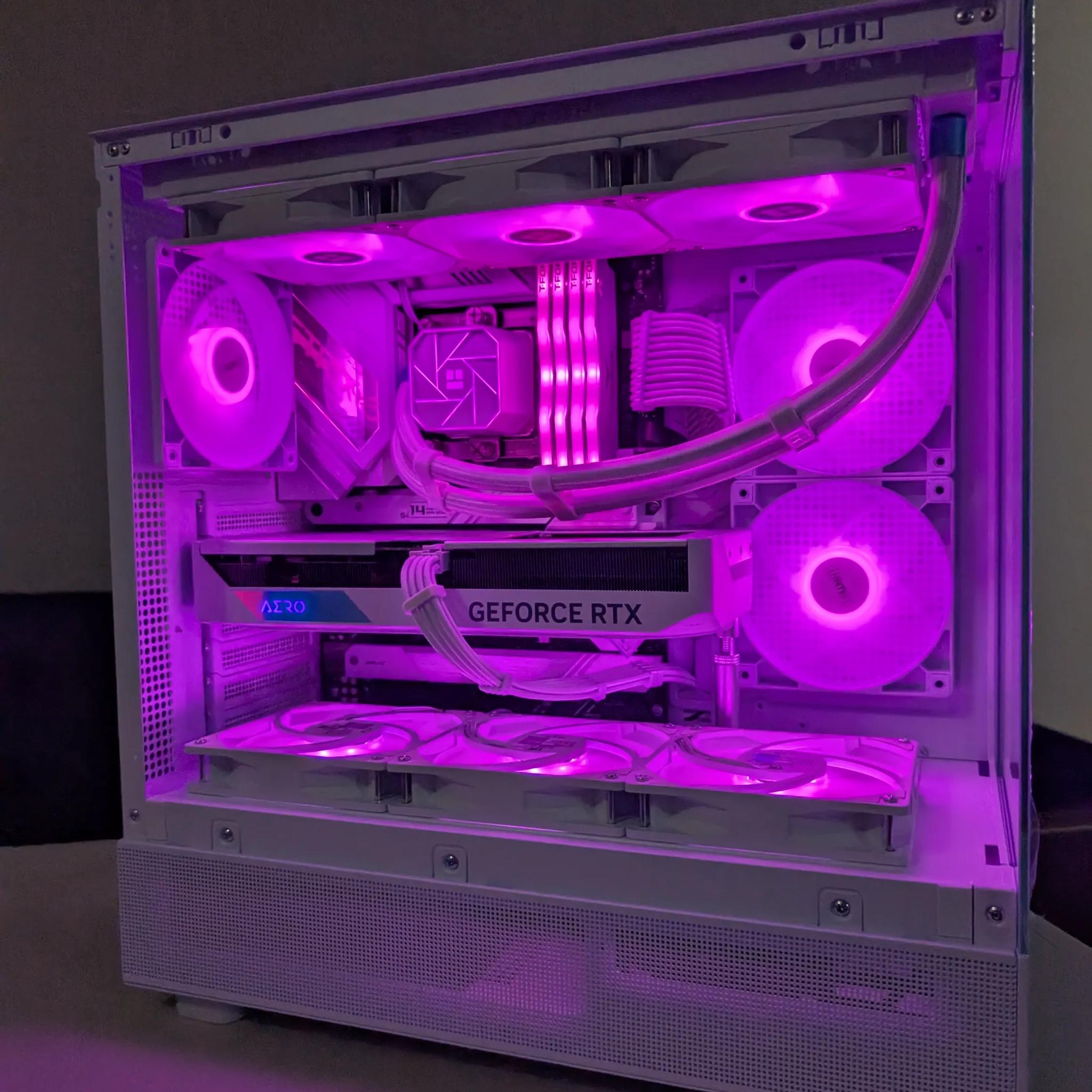 Powerful White Gaming PC! i7 12700KF / RTX 4070