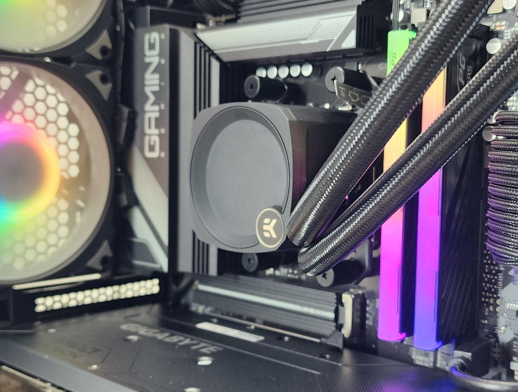 Gaming PC Ryzen 7 9700X 32GB RAM 2TB SSD RX 9070 XT 16GB Windows 11 Computer
