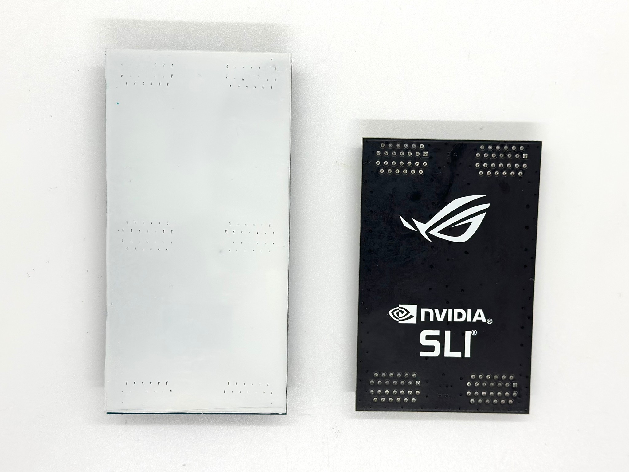 ASUS Rog SLI HB BRIDGE + Gigabyte 3 way SLI Connector