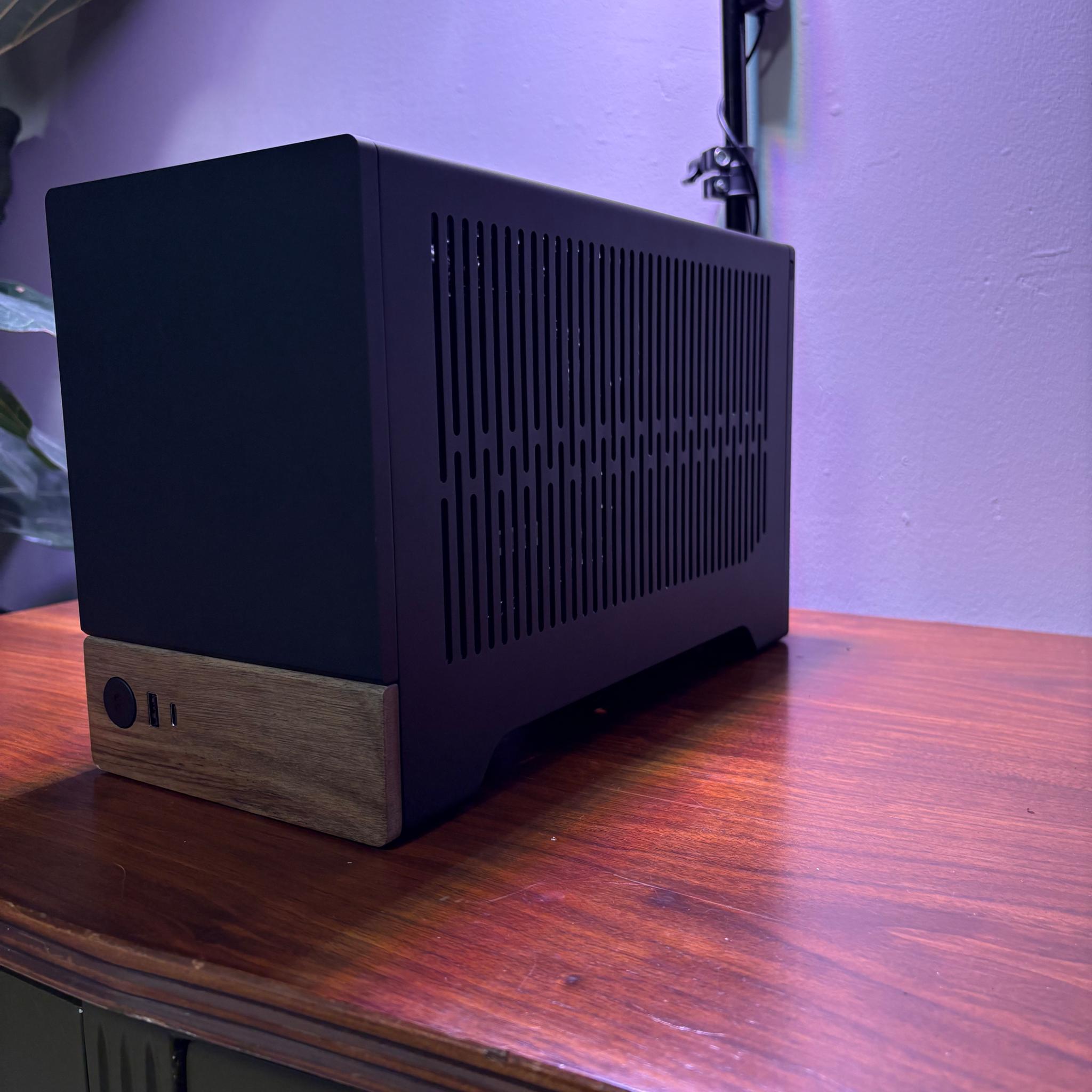 RTX 5070 | Ryzen 9 5900X | 32GB DDR4 | 1 TB SSD | 850W PSU | 1x 120MM Fan | Fractal Terra