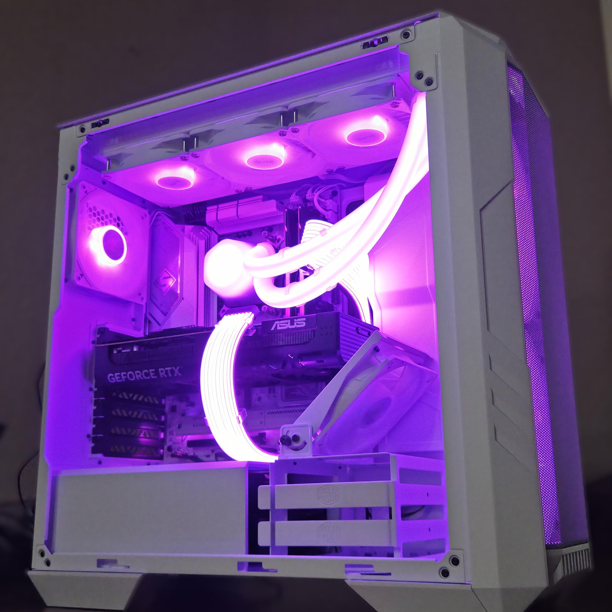Stormtrooper!⚪⚫ 5070 Ti | 7800X3D | 32GB DDR5 | 2TB Gen4 NVMe