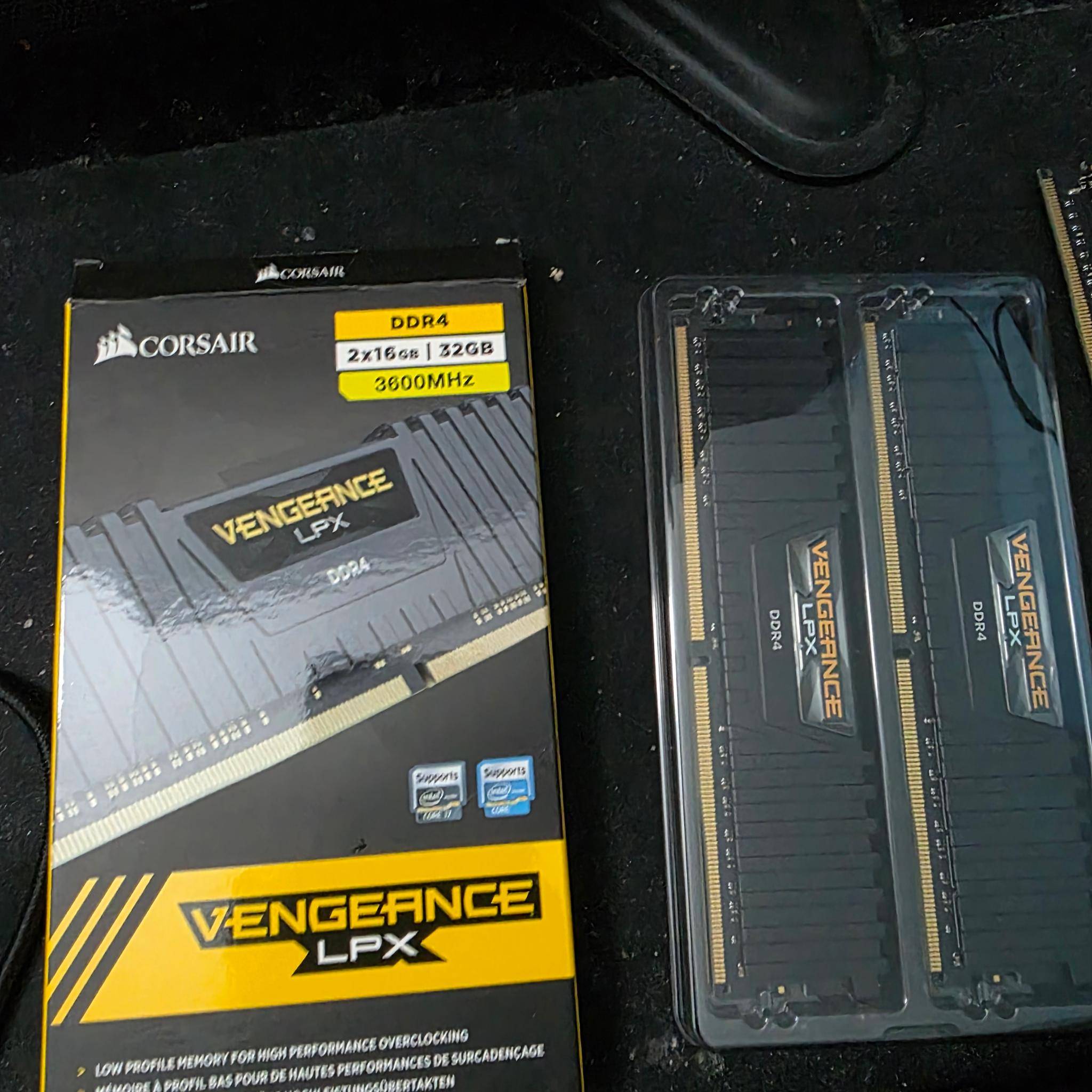 Corsair Vengeance LPX ddr 4 3600 32 gigs