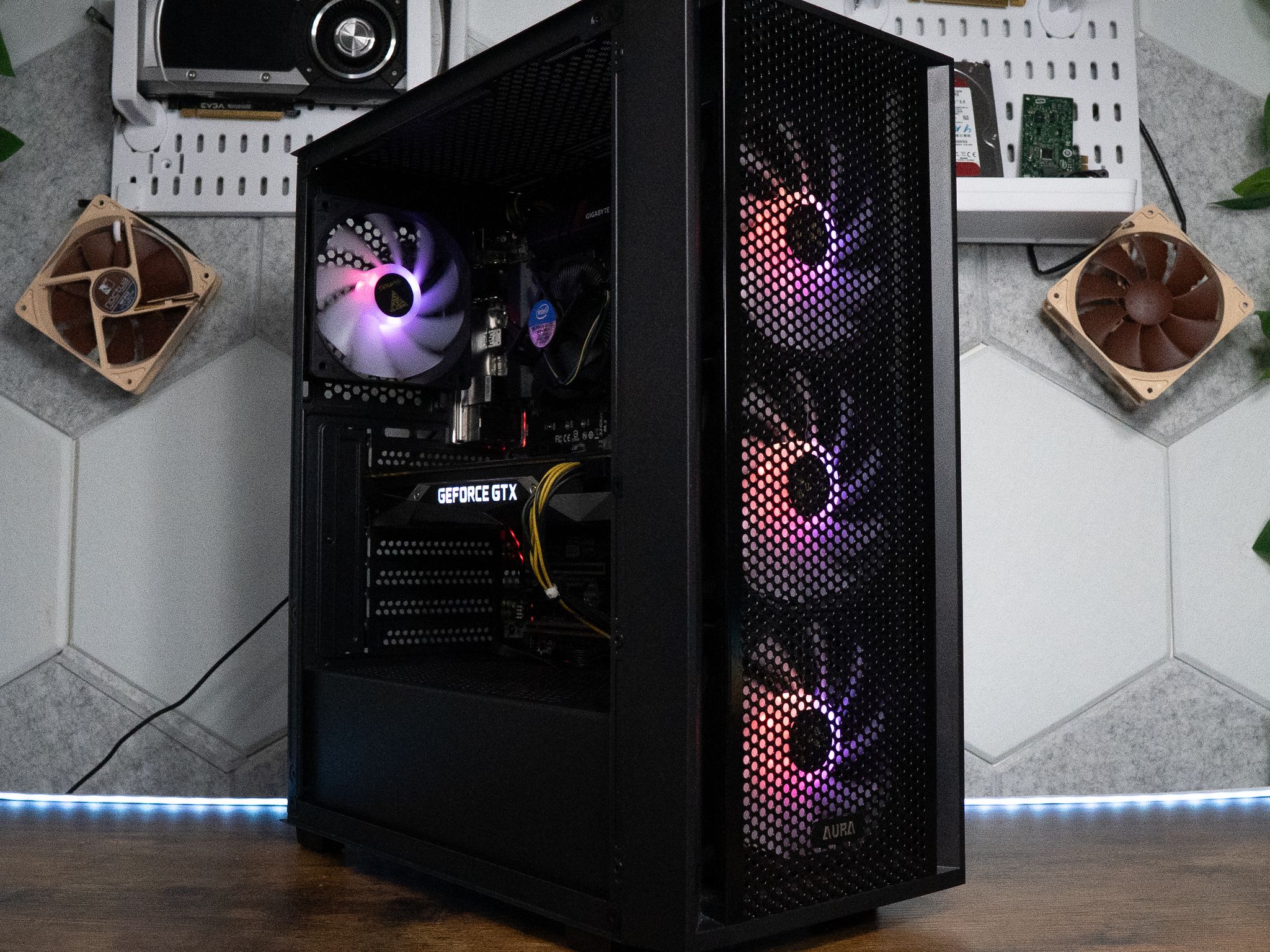 🍬🌠 | INTEL i7 6700K | NVIDIA GTX 1070 8GB | 16GB DDR4 RAM | 1.25TB | Y2K Hero BRONZE