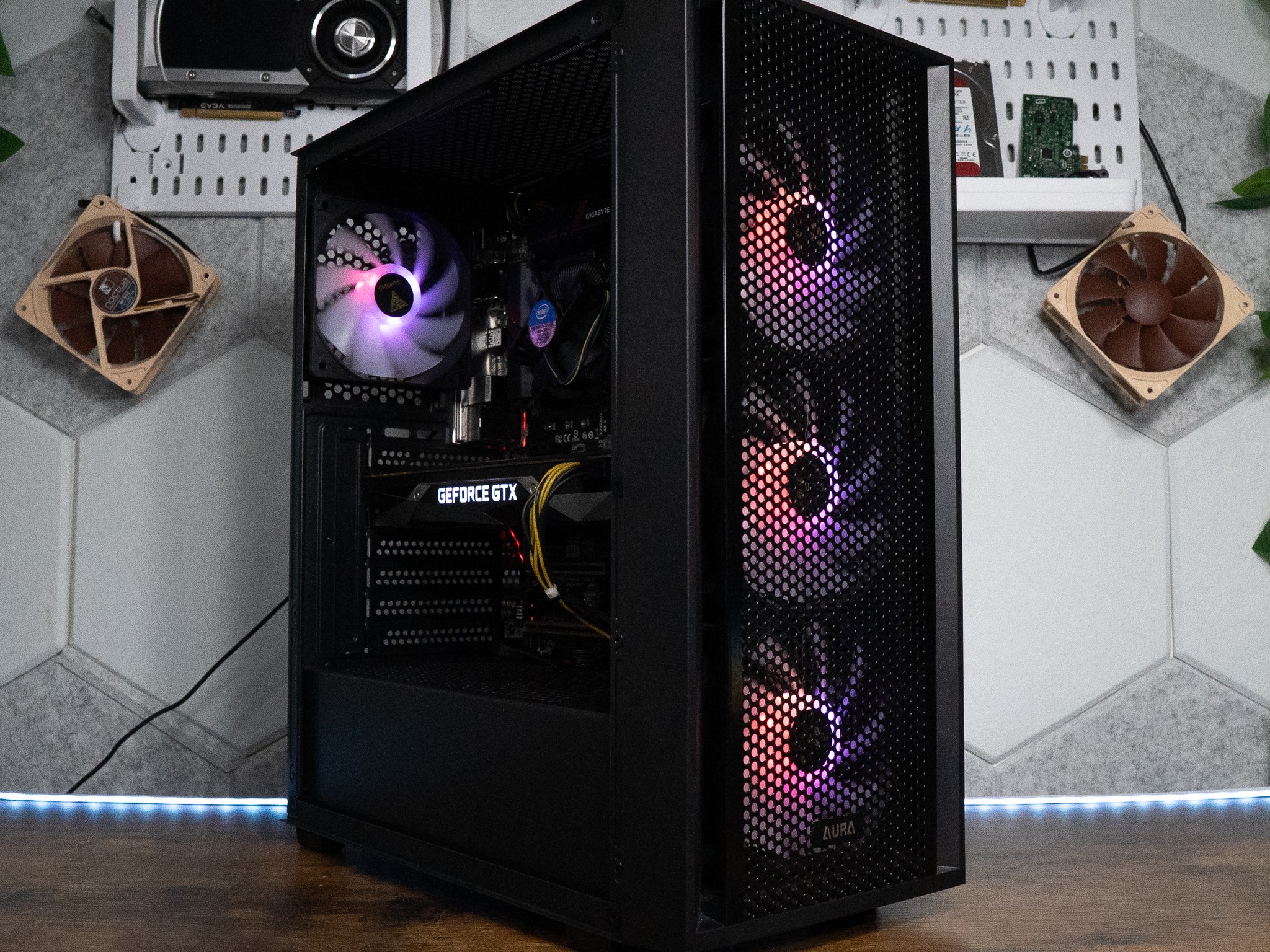 🍬🌠 | INTEL i7 6700K | NVIDIA GTX 1070 8GB | 16GB DDR4 RAM | 1.25TB | Y2K Hero BRONZE