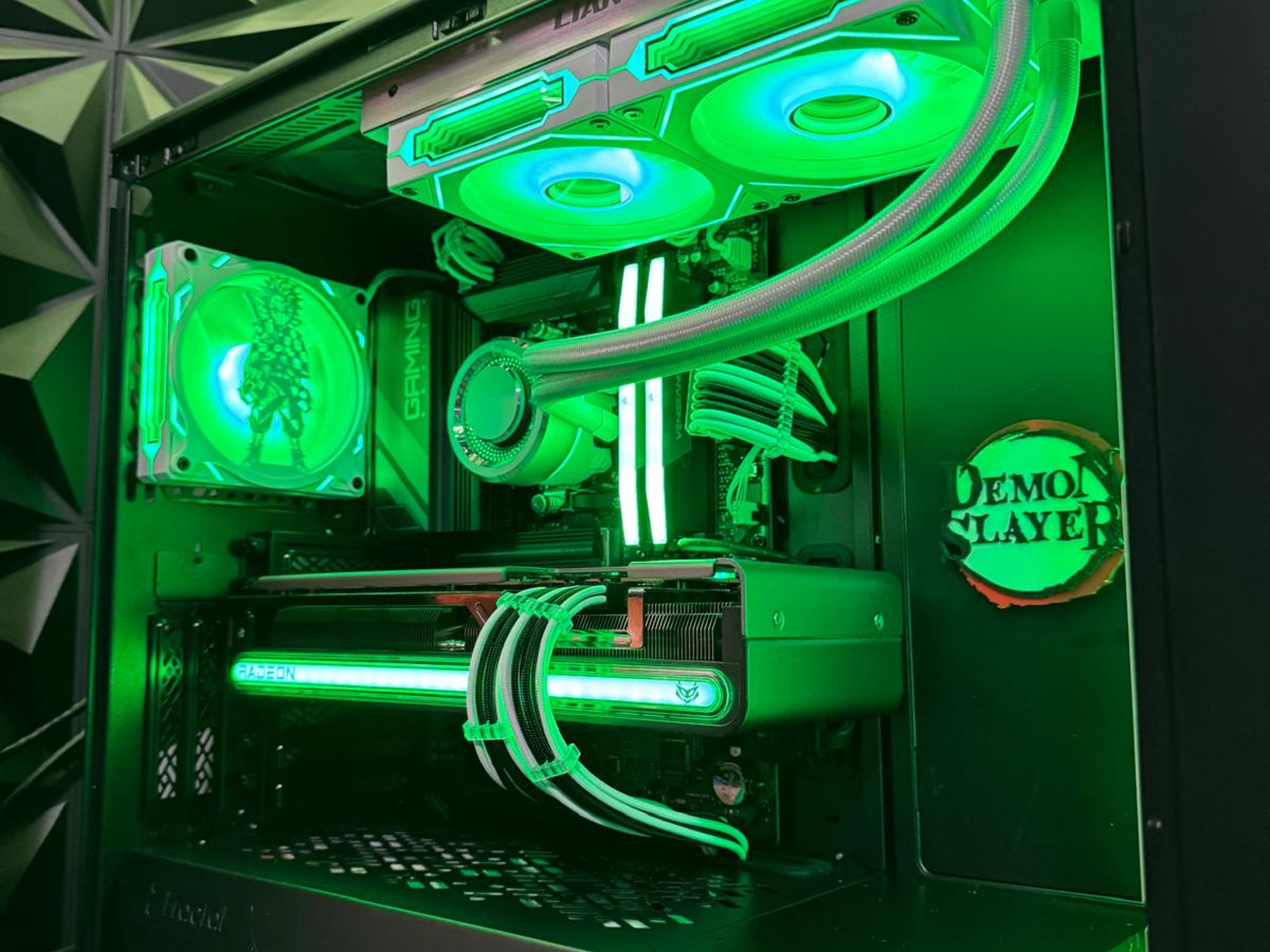 🔥 THE DEMON PLAYER 🔥Ryzen 7 7700X| RX 7800XT| 32 GB DDR5| 4.75 TB NVMe|850W PSU