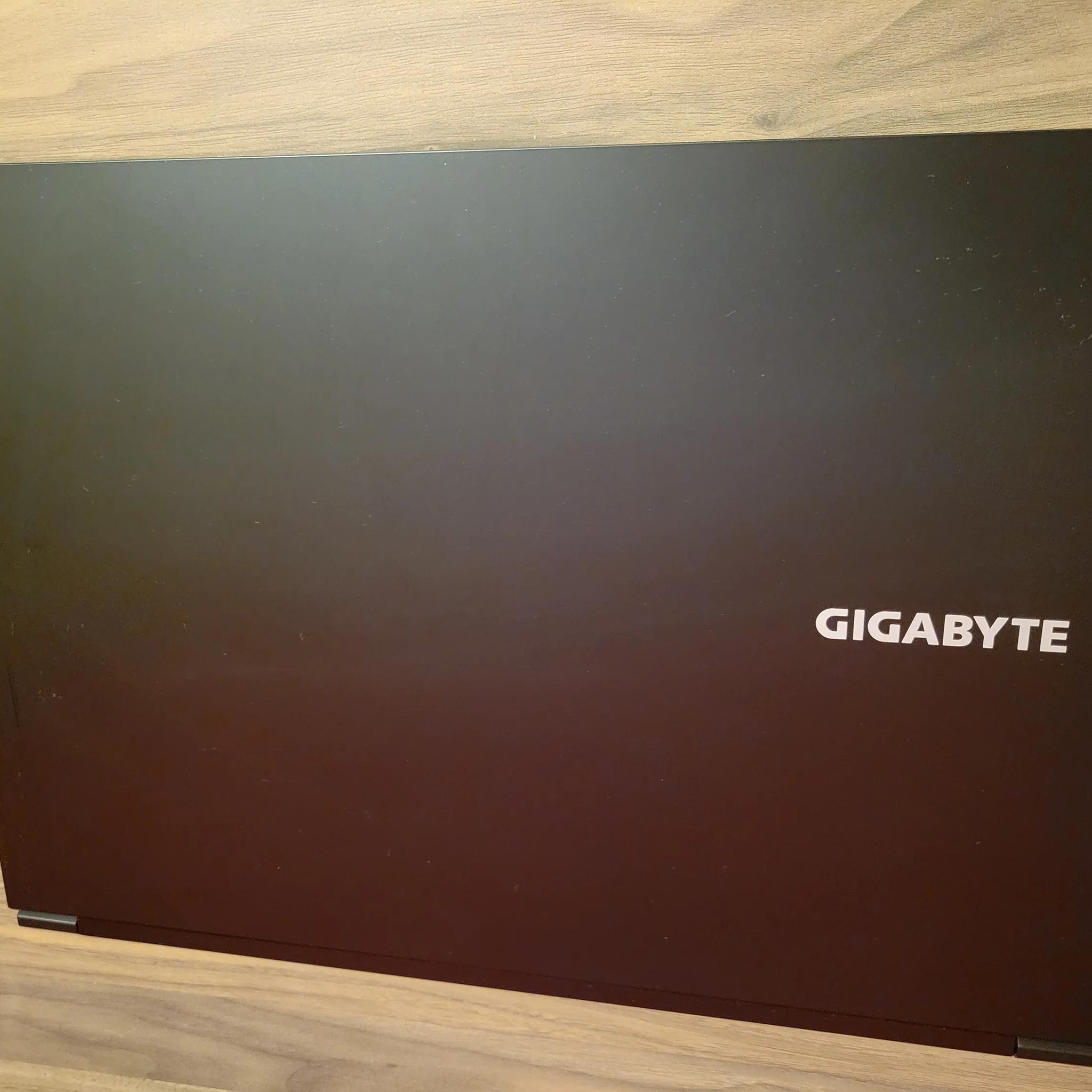 GIGABYTE - 16" 165Hz Gaming Laptop IPS - Intel i7-13620H with 32GB RAM - NVIDIA RTX 4060 - 1TB SSD