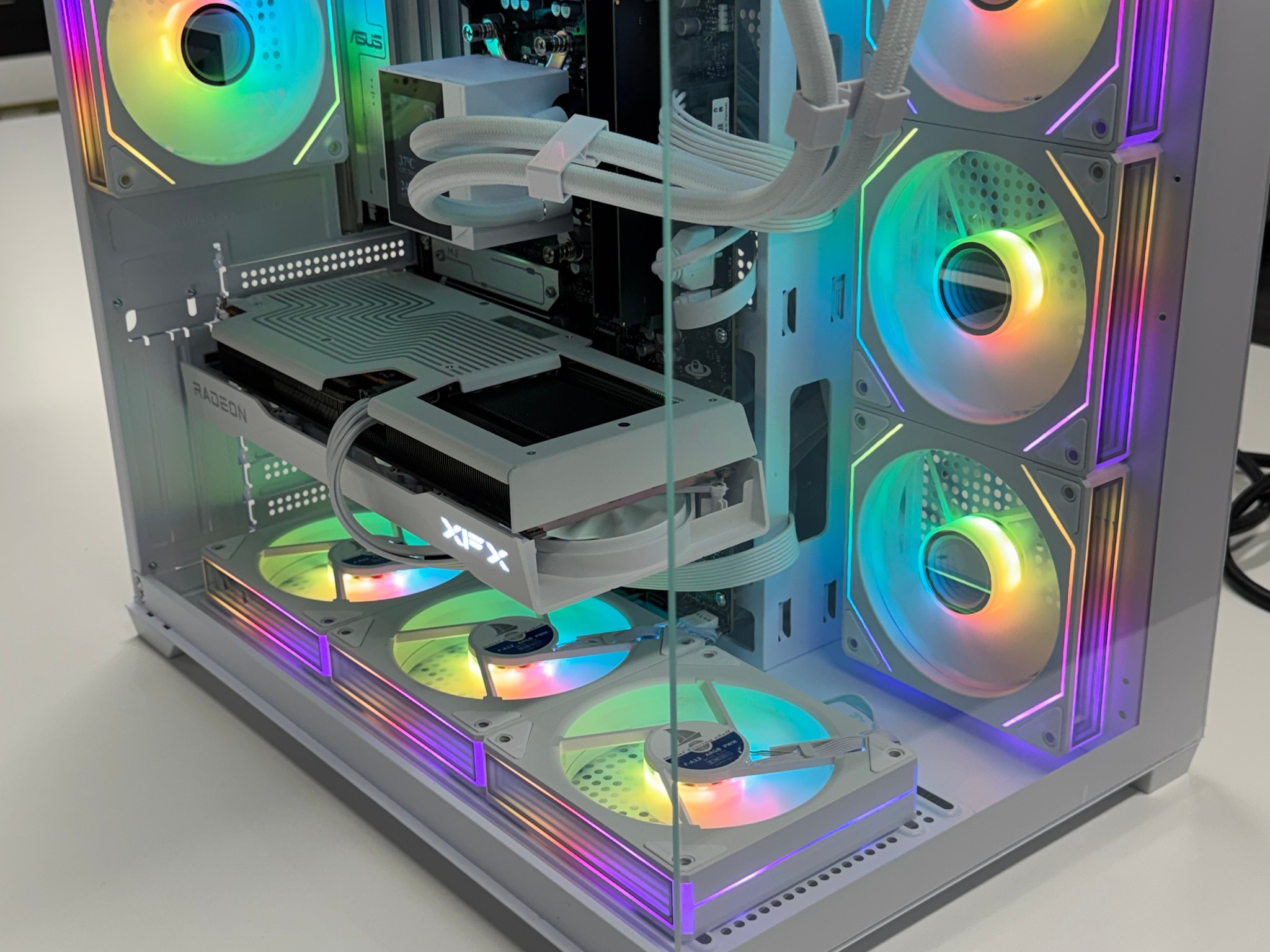 'ALL NEW PARTS' AM5 X3D PC with RX 9060 XT 16GB