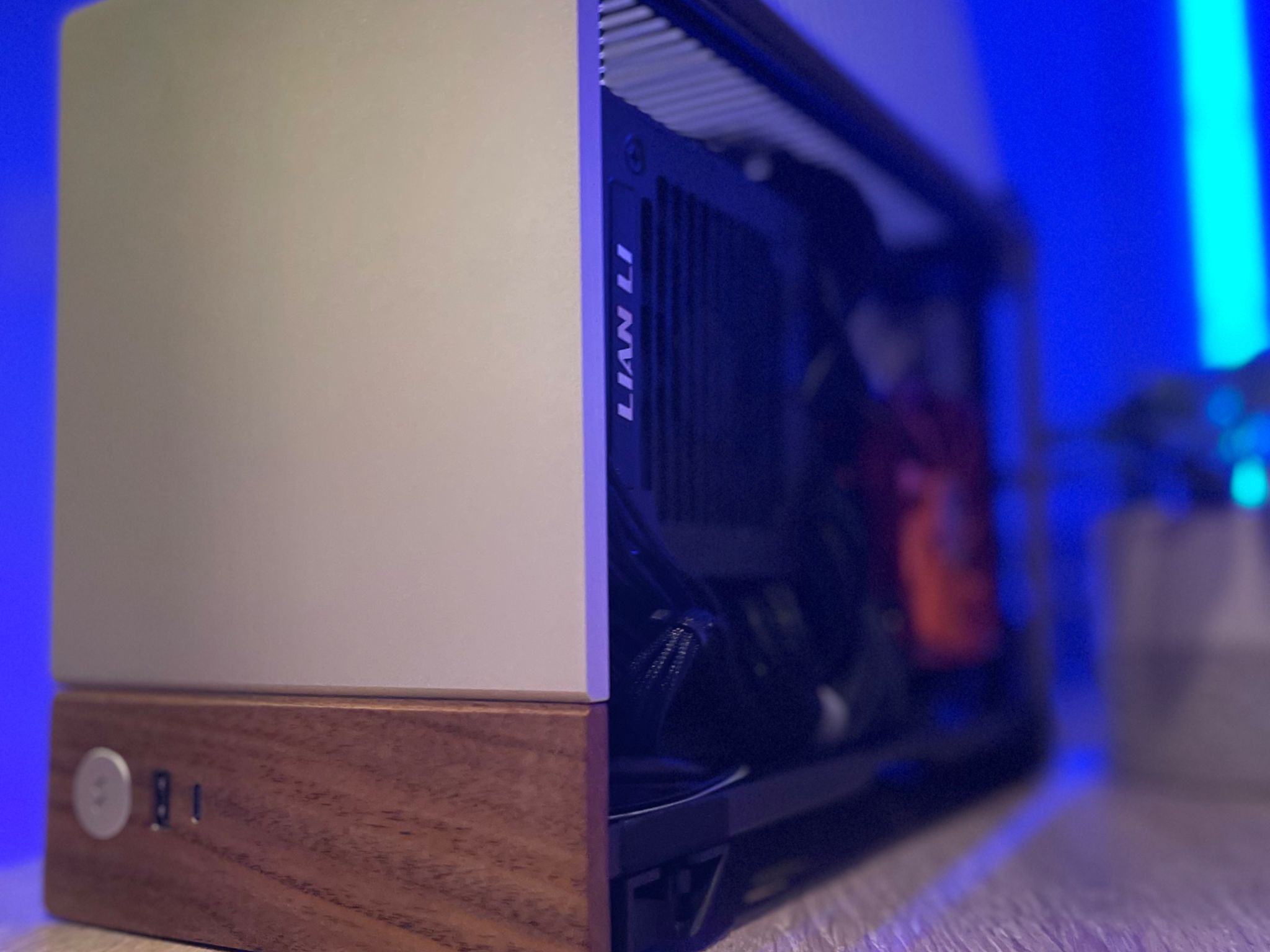 “Walnut Ice” Minimalist High End Pc! 7900 GRE + 7600x