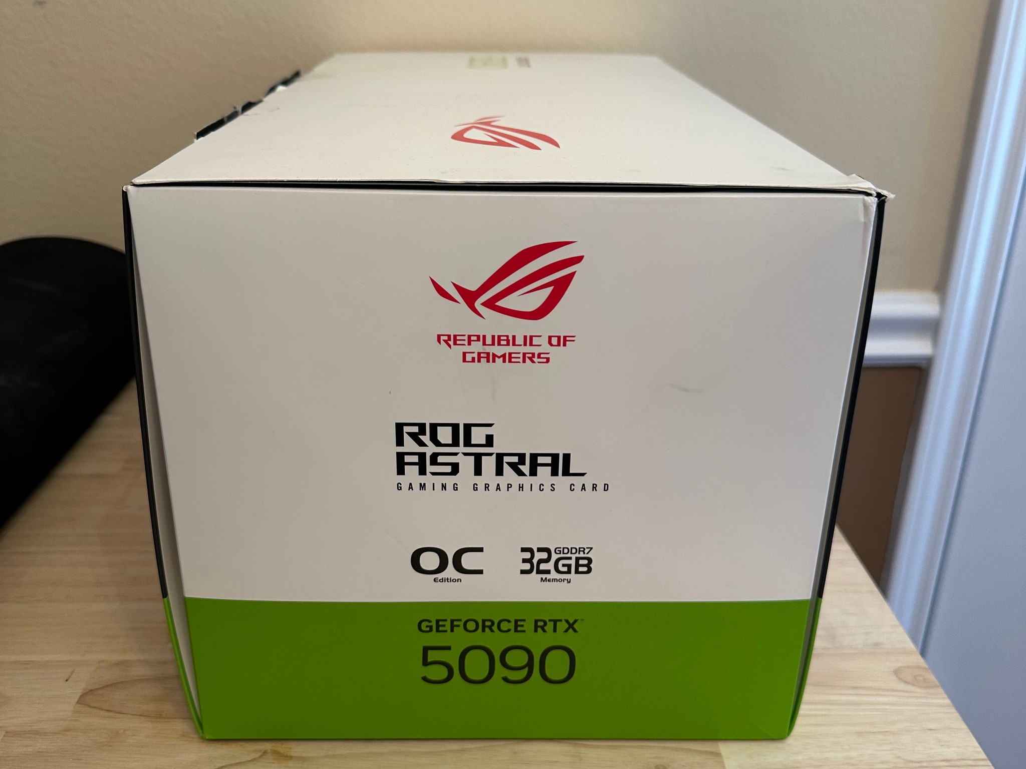 ASUS ROG RTX 5090 ASTRAL LC 32GB GDDR7 OC Edition (includes RE: Requiem steam code)