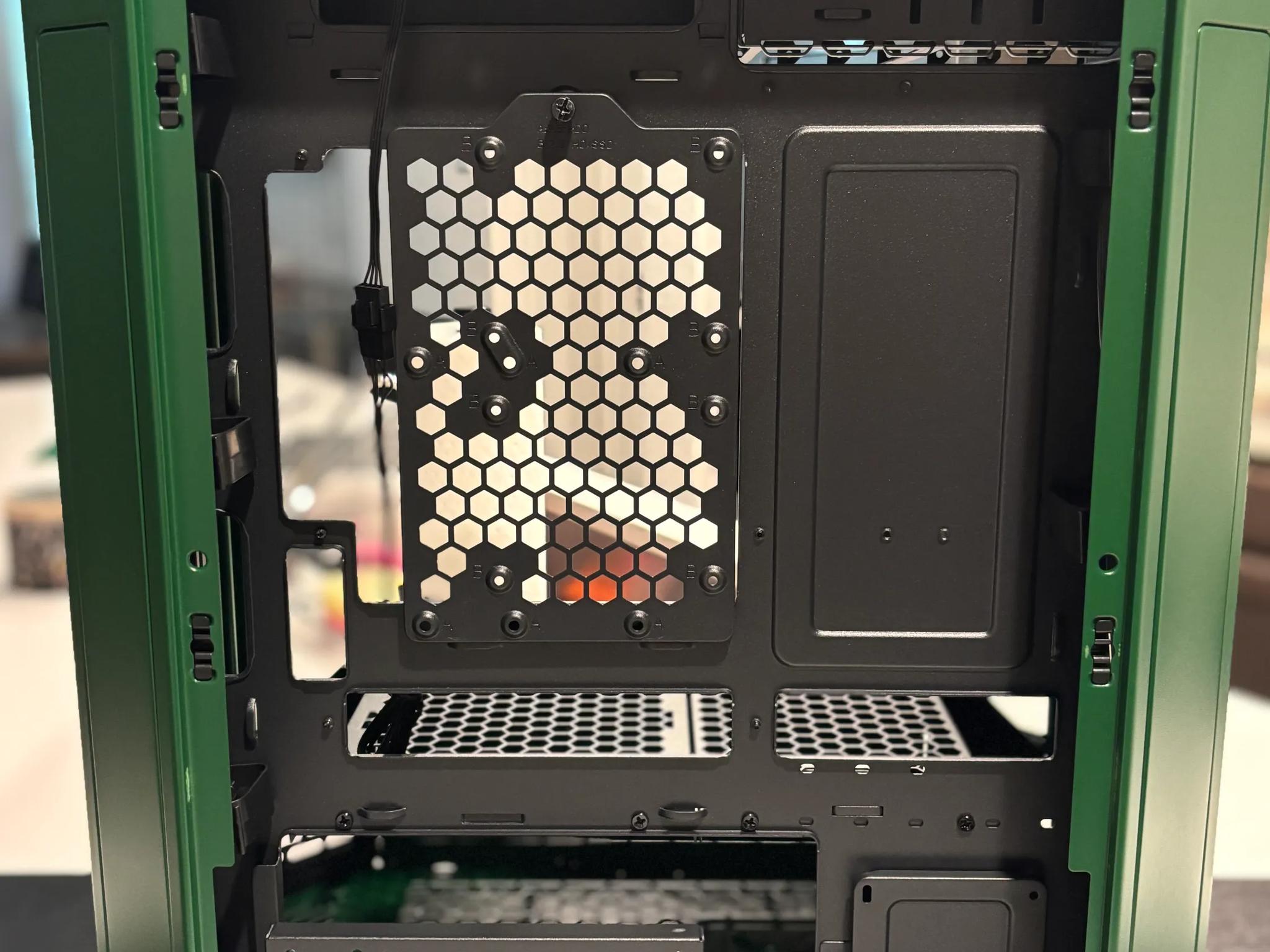 Thermaltake Tower 600