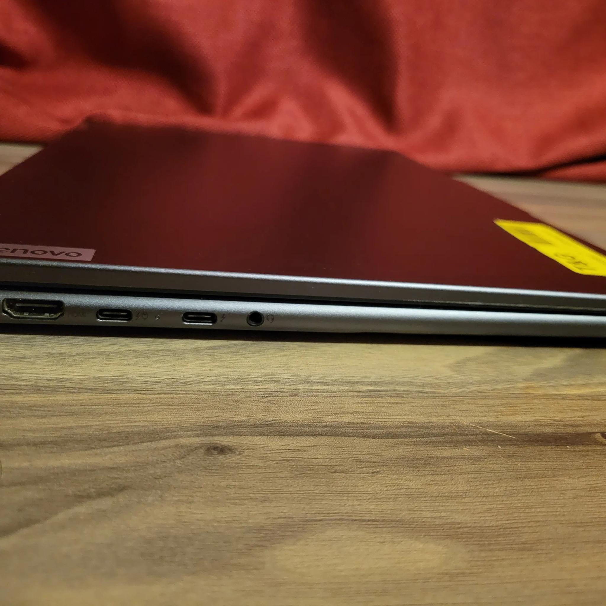 Lenovo Yoga 7 16IRL8 Laptop- 13th Gen i7-512gb Ssd-16" Touch Display