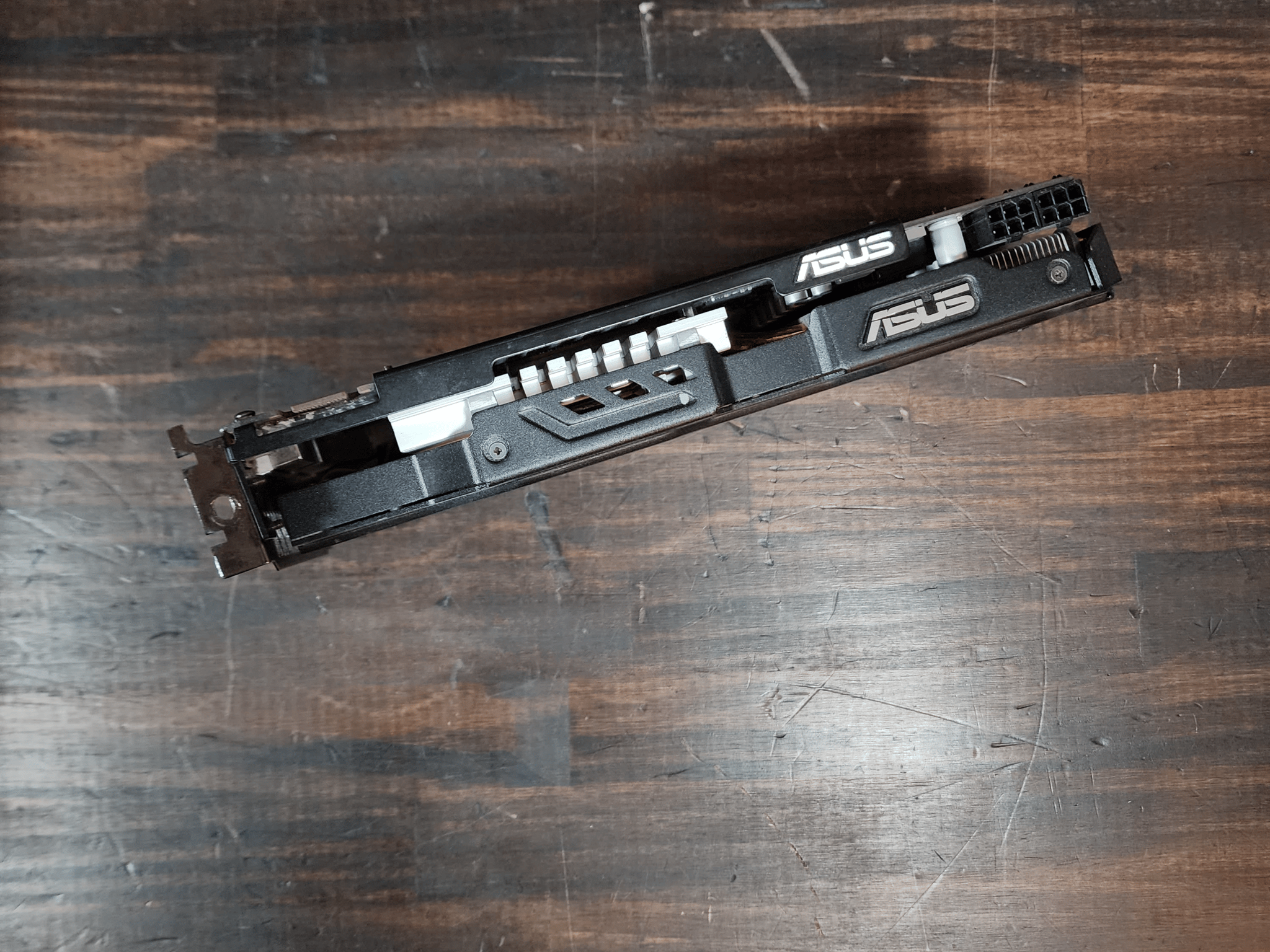 ASUS GeForce GTX 560 DCII 1GB *for parts*