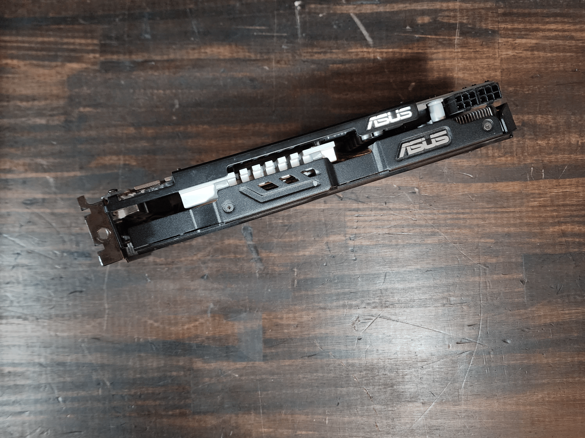 ASUS GeForce GTX 560 DCII 1GB *for parts*