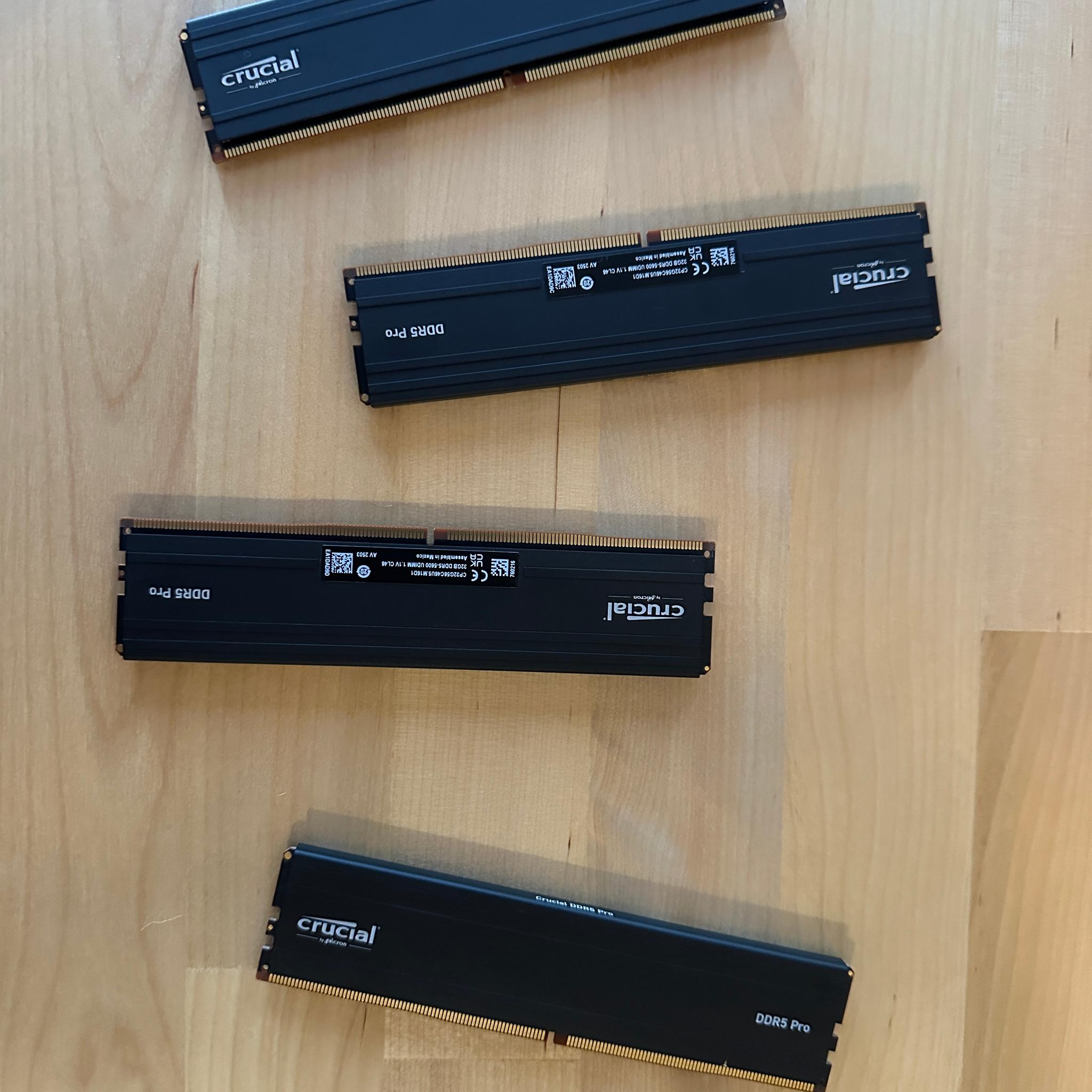 Crucial Pro 128GB DDR5-5600 CL46 (4x32GB) — Very Light Use