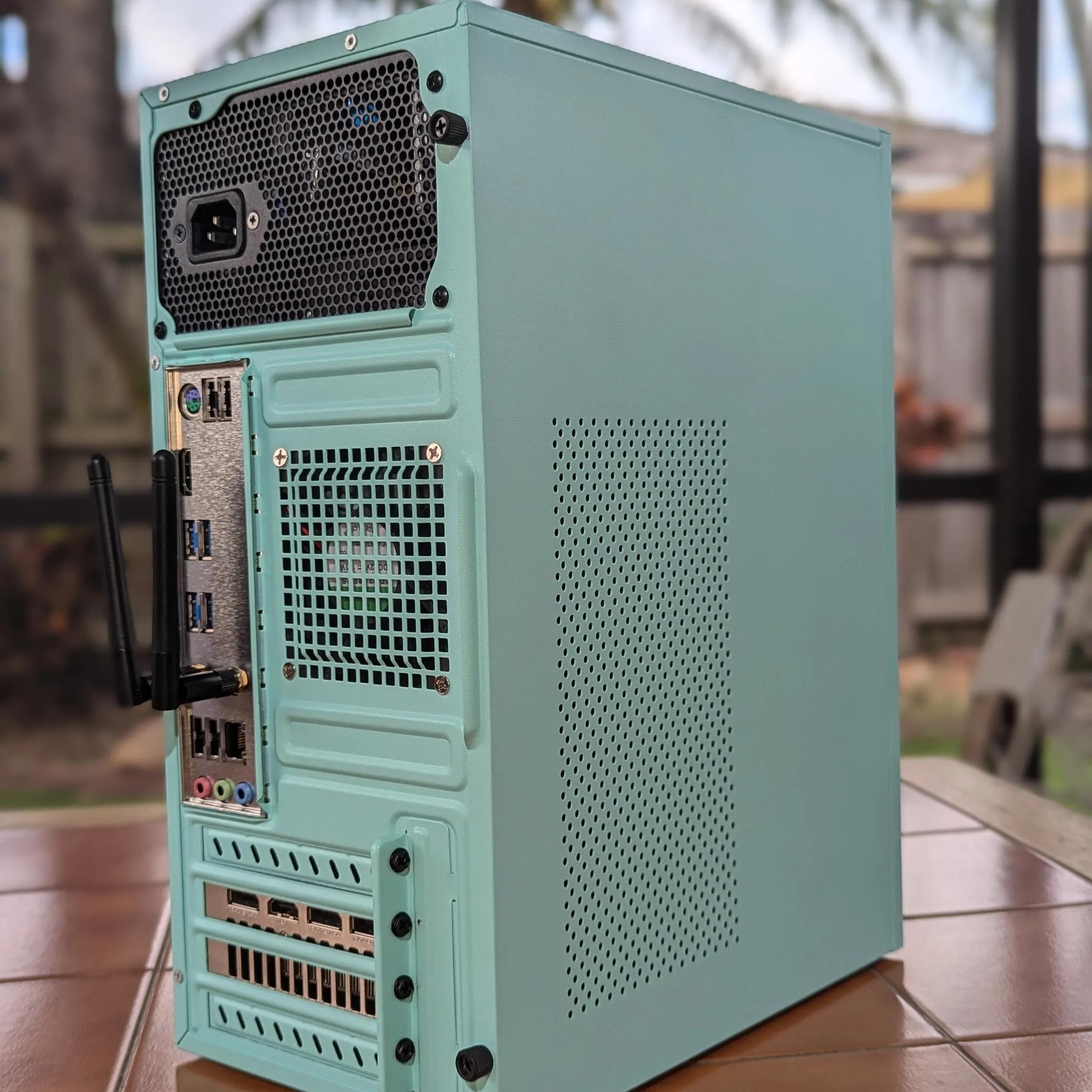 Tiny But Mighty - Ocean - RX 5600 XT Ryzen 5 3600 16GB 1TB NVME