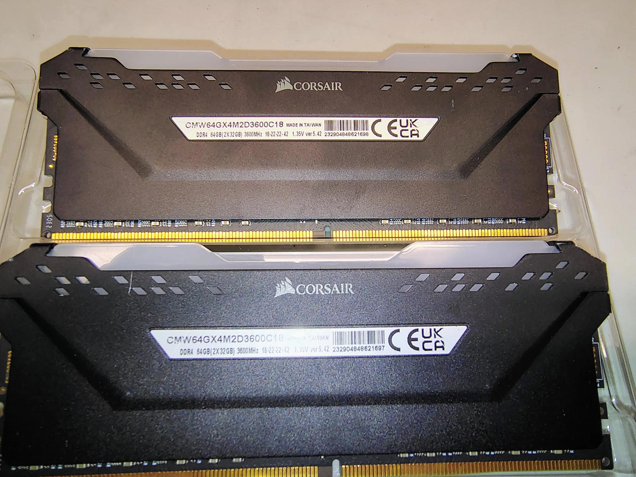 64GB CORSAIR VENGEANCE RGB PRO DDR4 (32GB x 2)