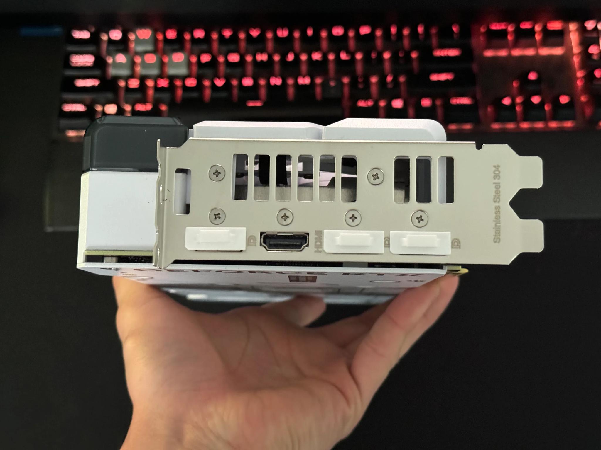 ASUS Dual GeForce RTX™ 4070 White OC Edition 12GB GDDR6X