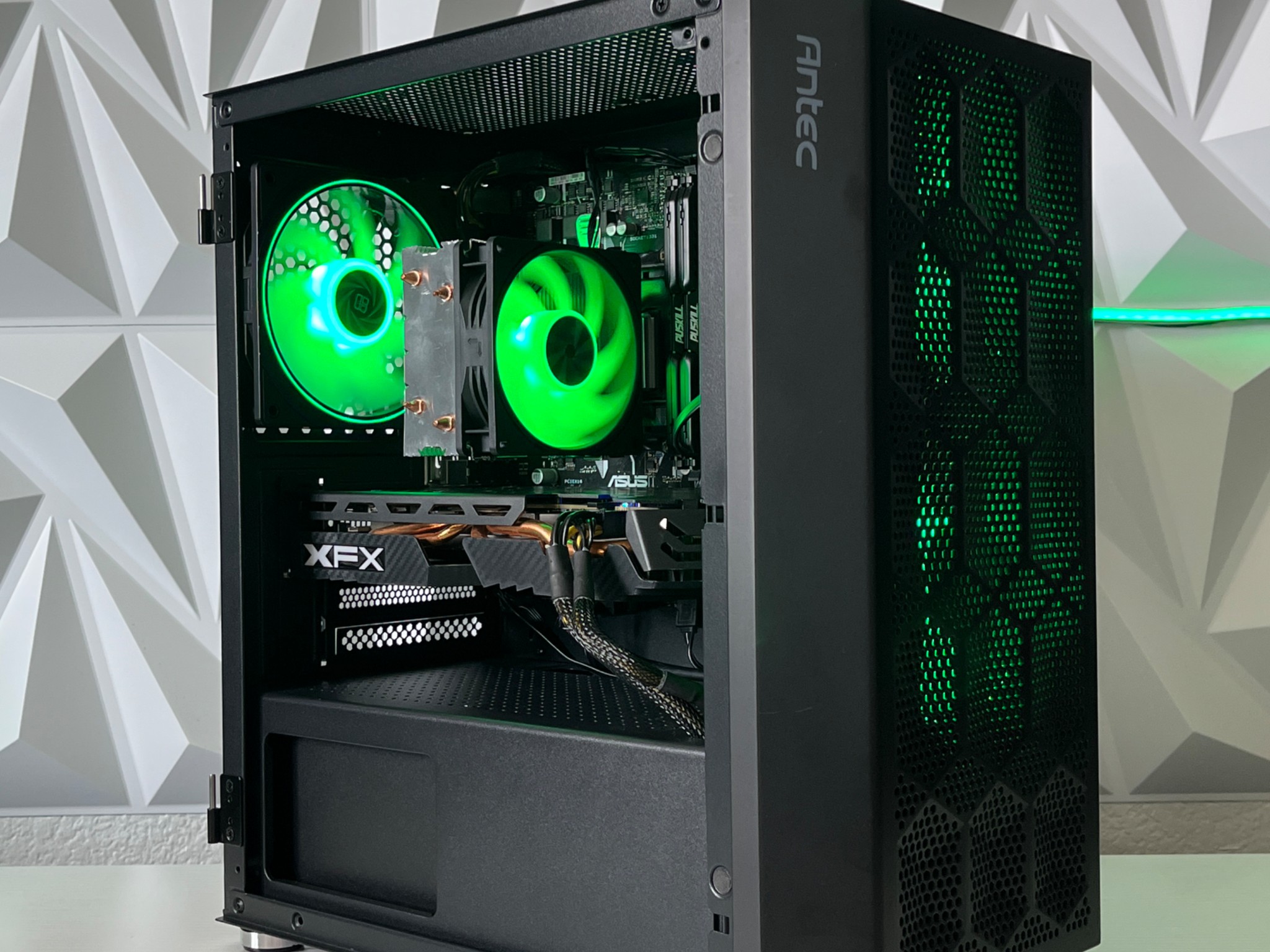 RX 580 8GB, Ryzen 5 2600X, 16GB RAM | Black RGB Gaming Computer/PC