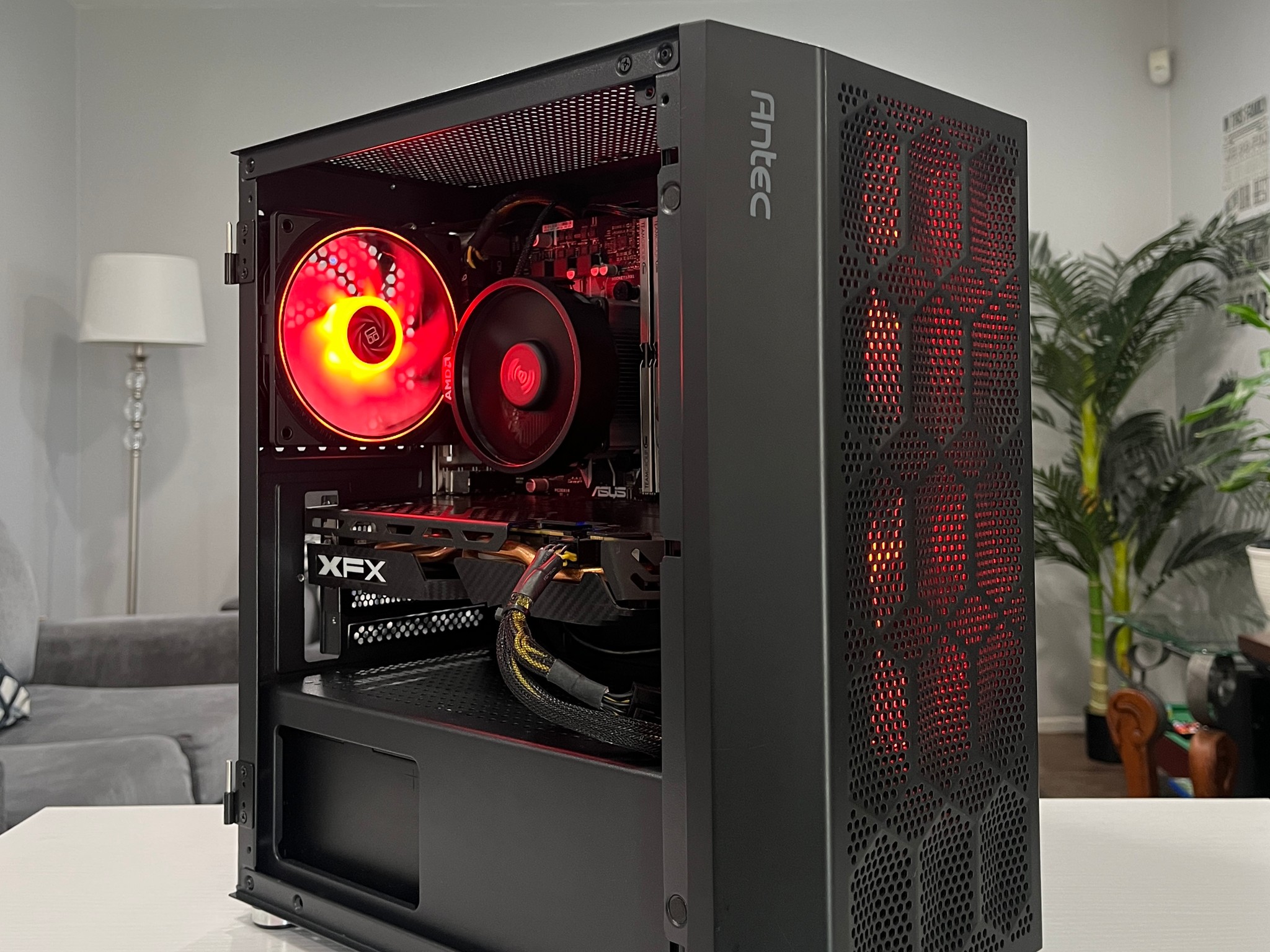 RX 580 8GB, Ryzen 7 1700X, 16GB RAM | Black RGB Gaming Computer/Pc