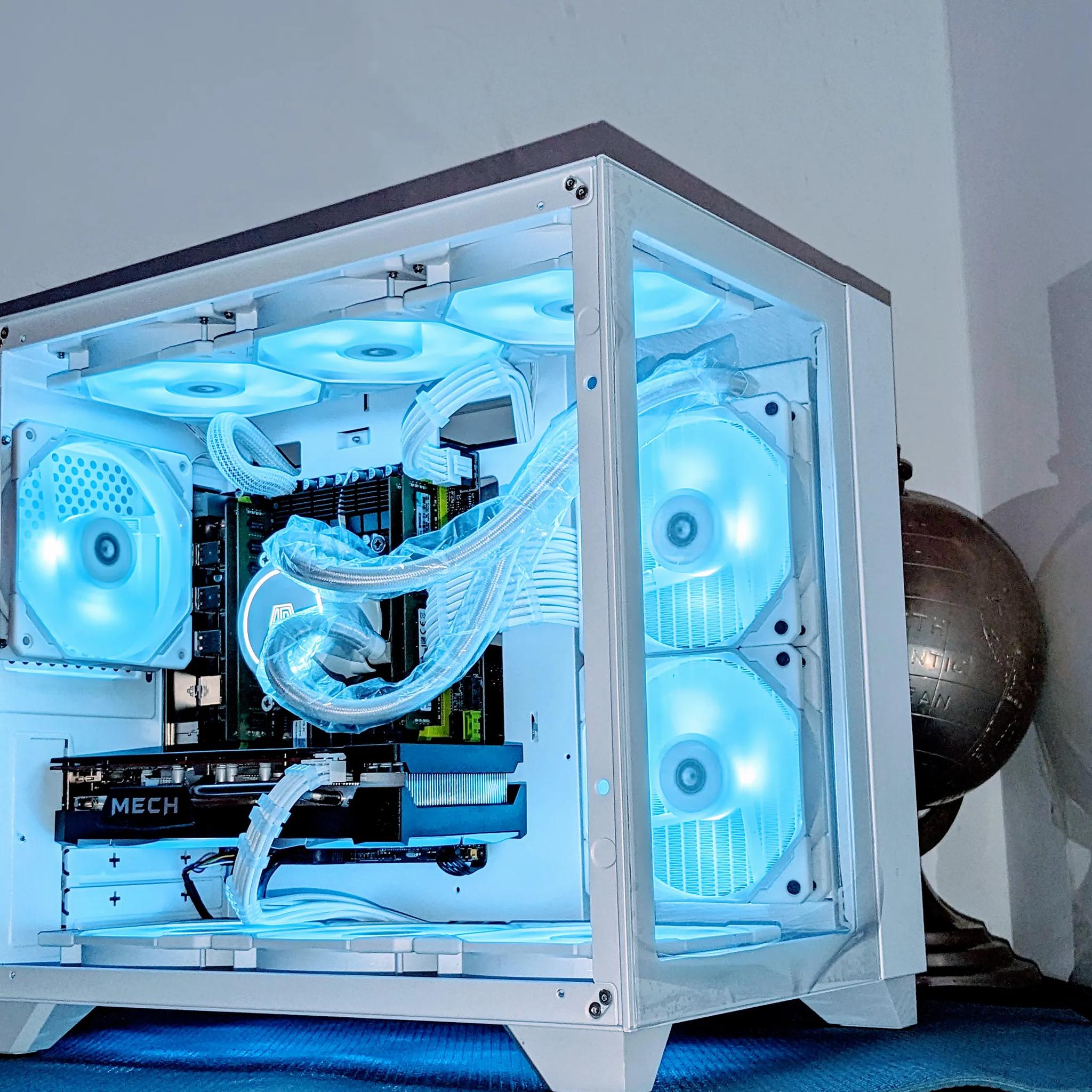 🧊👑 RX6600⚙️(Intel)12-core/24-threads ⚙️ 32GB DDR4 RAM ⚙️ 1TB NVMe SSD ⚙️ Windows 11 Pro(Activated)