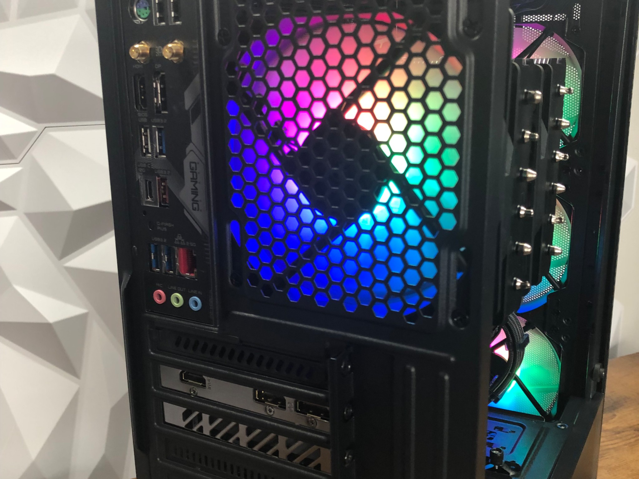 RGBEAST🌈7700X💥9060XT 16GB🌈NEW BUILD!