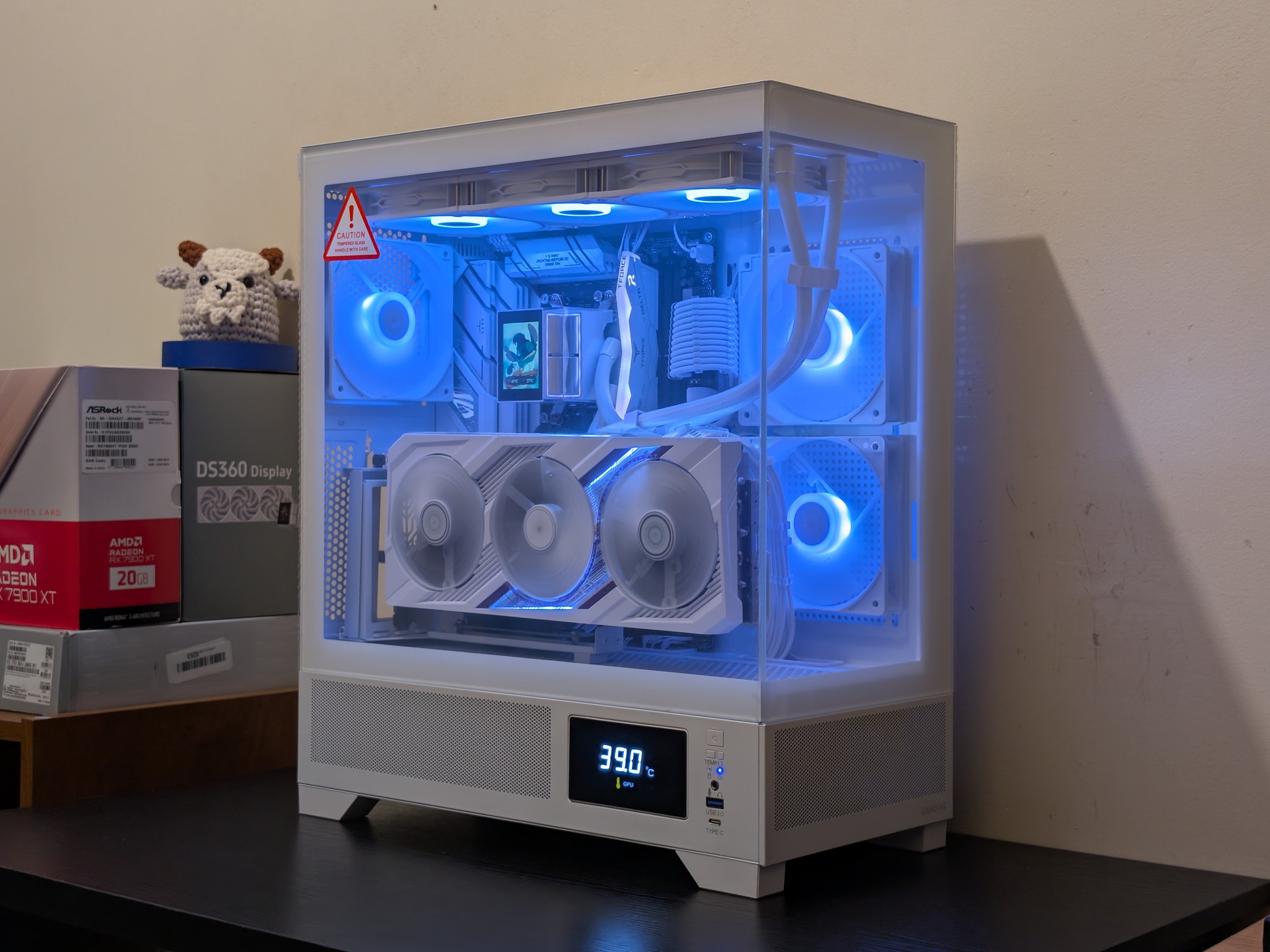 🤍🦢 4K Gaming Beast | RX 7900XT | Ryzen 7 7700X | 2TB SSD | 32GB RAM | WiFi 6 & Bluetooth 🦢🤍