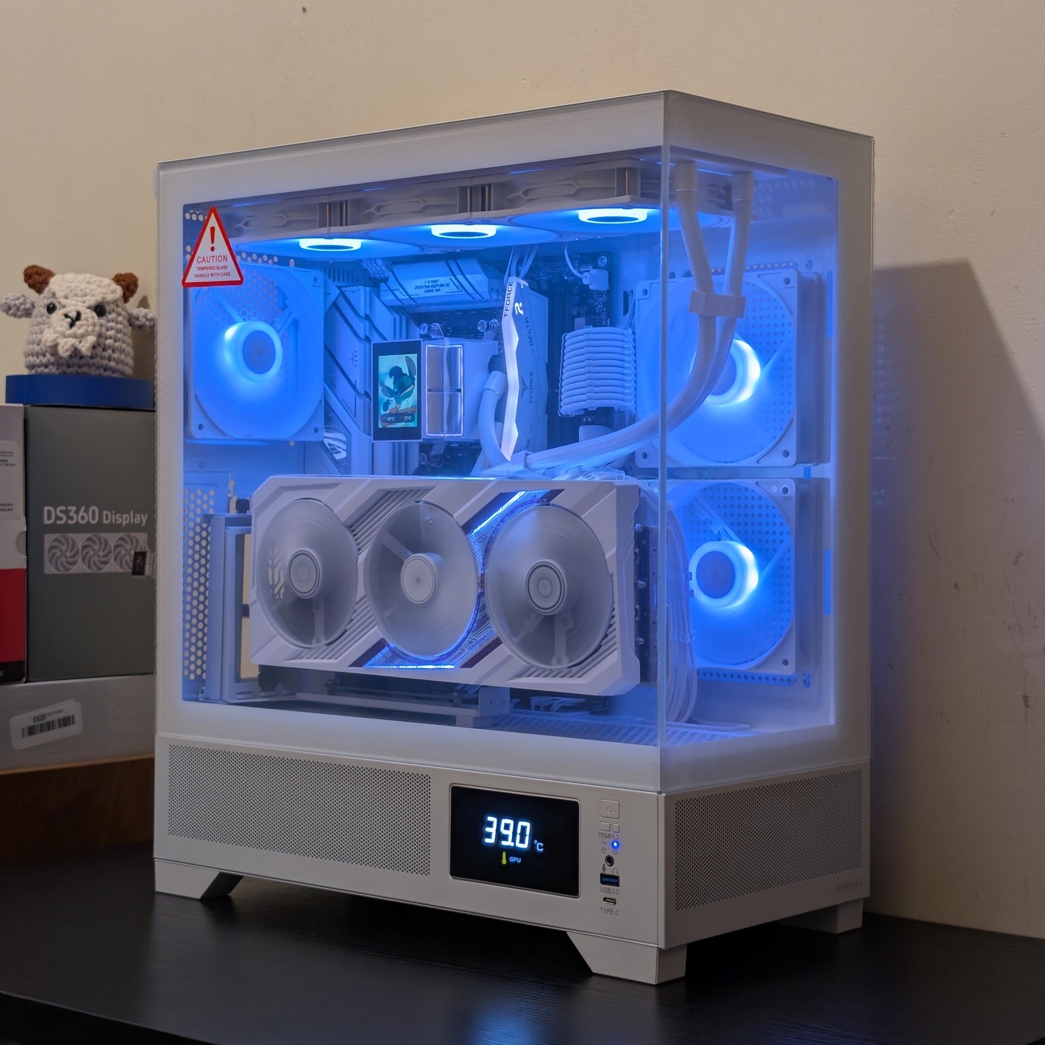 🤍🦢 4K Gaming Beast | RX 7900XT | Ryzen 7 7700X | 2TB SSD | 32GB RAM | WiFi 6 & Bluetooth 🦢🤍