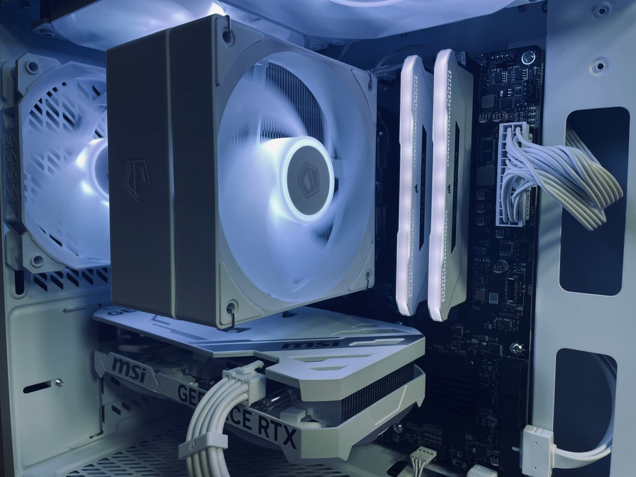 🤍 RTX 4060 / Ryzen 5 5500 / 16GB / 1TB Gaming PC 🤍