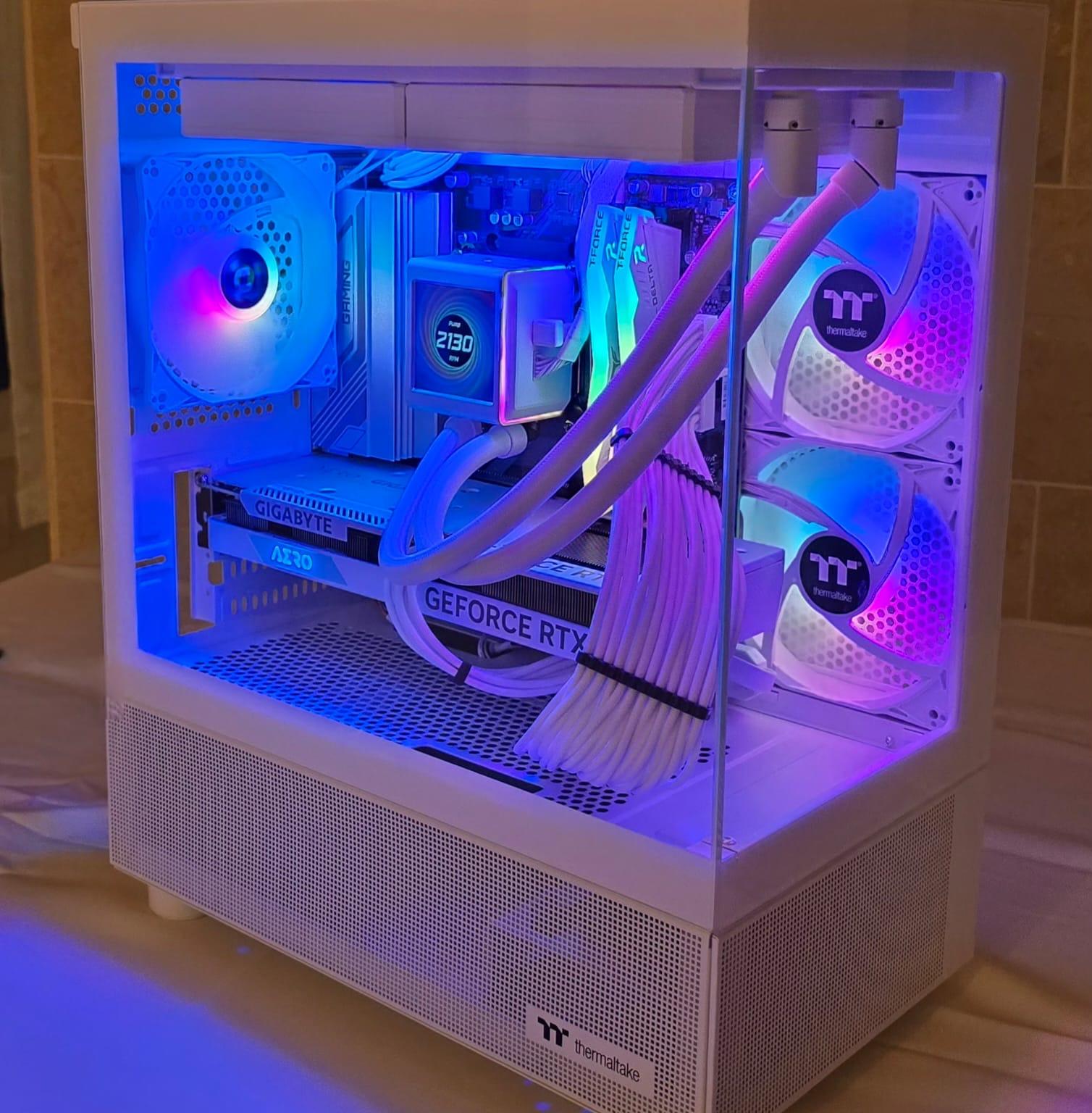 Beautiful White RGB 4060+7700X PC 🔥🔥