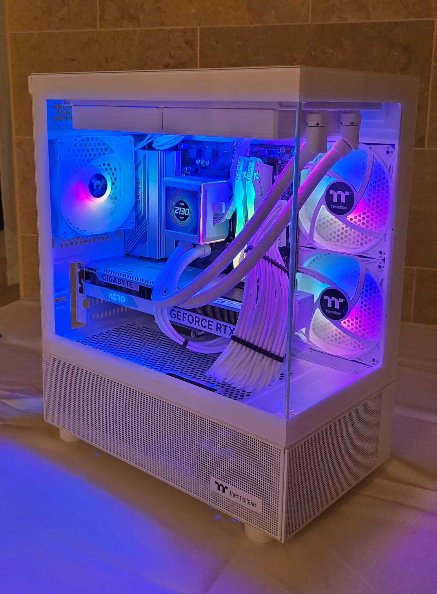 Beautiful White RGB 4060+7700X PC 🔥🔥
