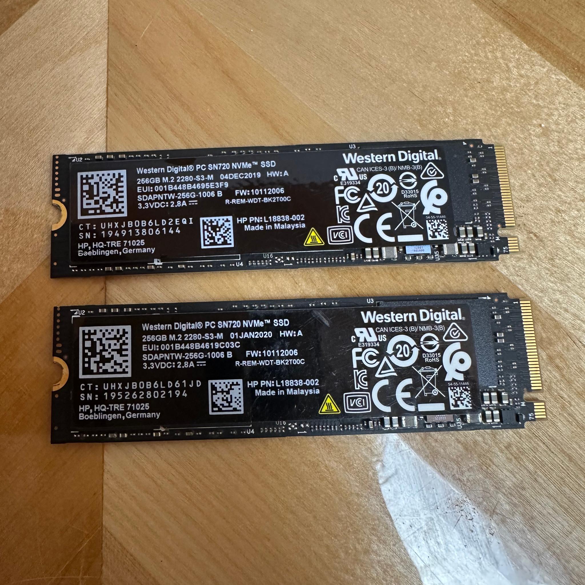 2x Western Digital SN720 256gb