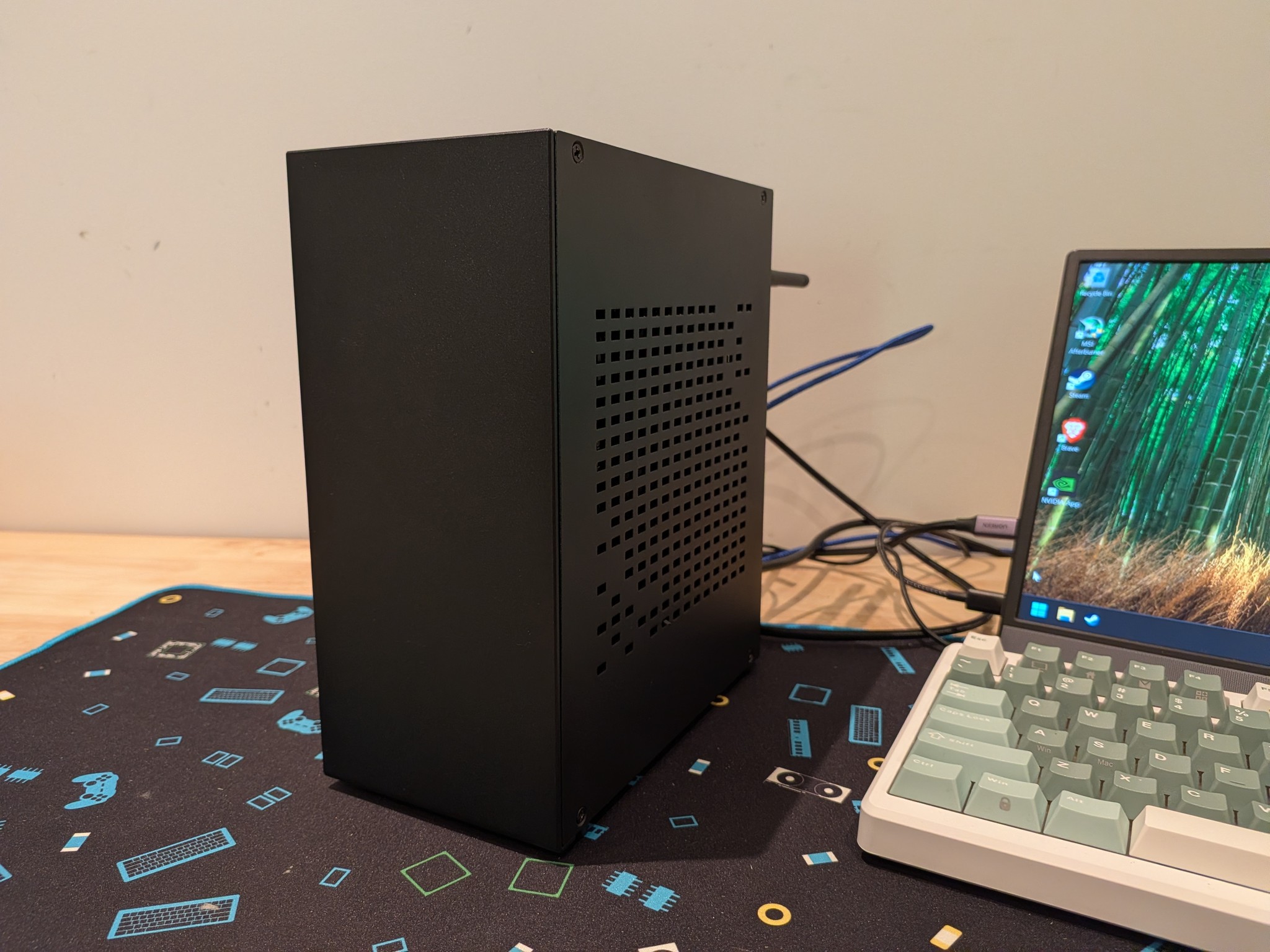 1080p Expeditioner - RTX 5060, Ryzen 5 5600X, 32 GB DDR4 RAM, 1 TB Gen 4 NVME