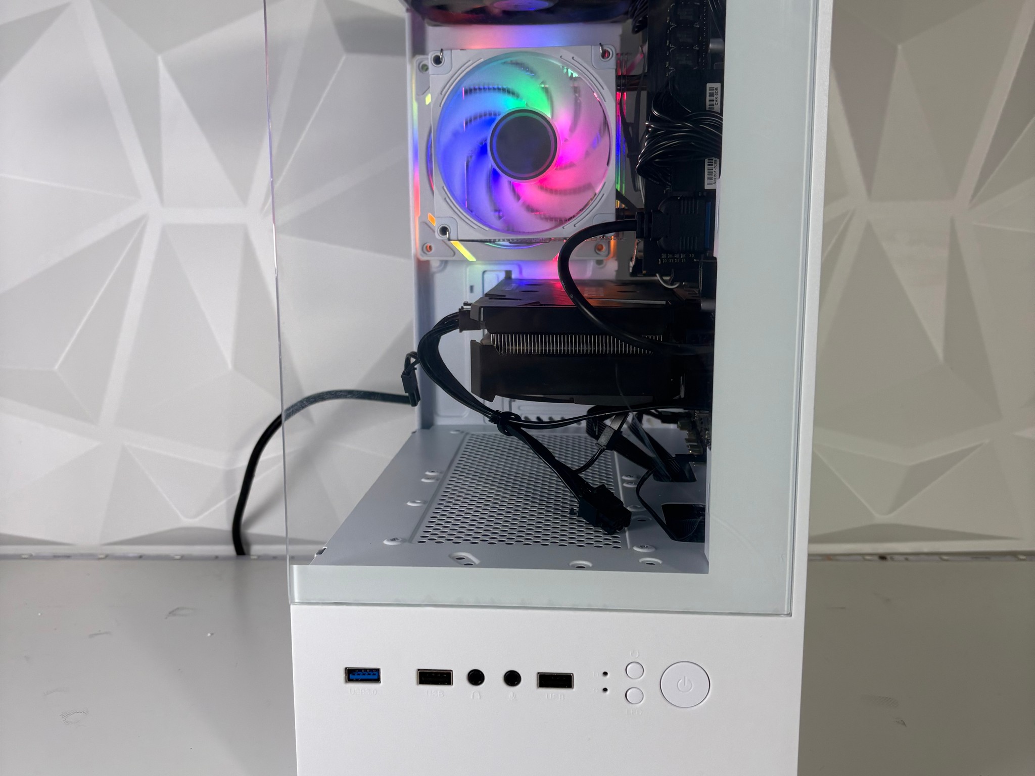 SFF Gaming PC - RTX 3050 8GB / Intel Core i5 10400F/ 16GB DDR4