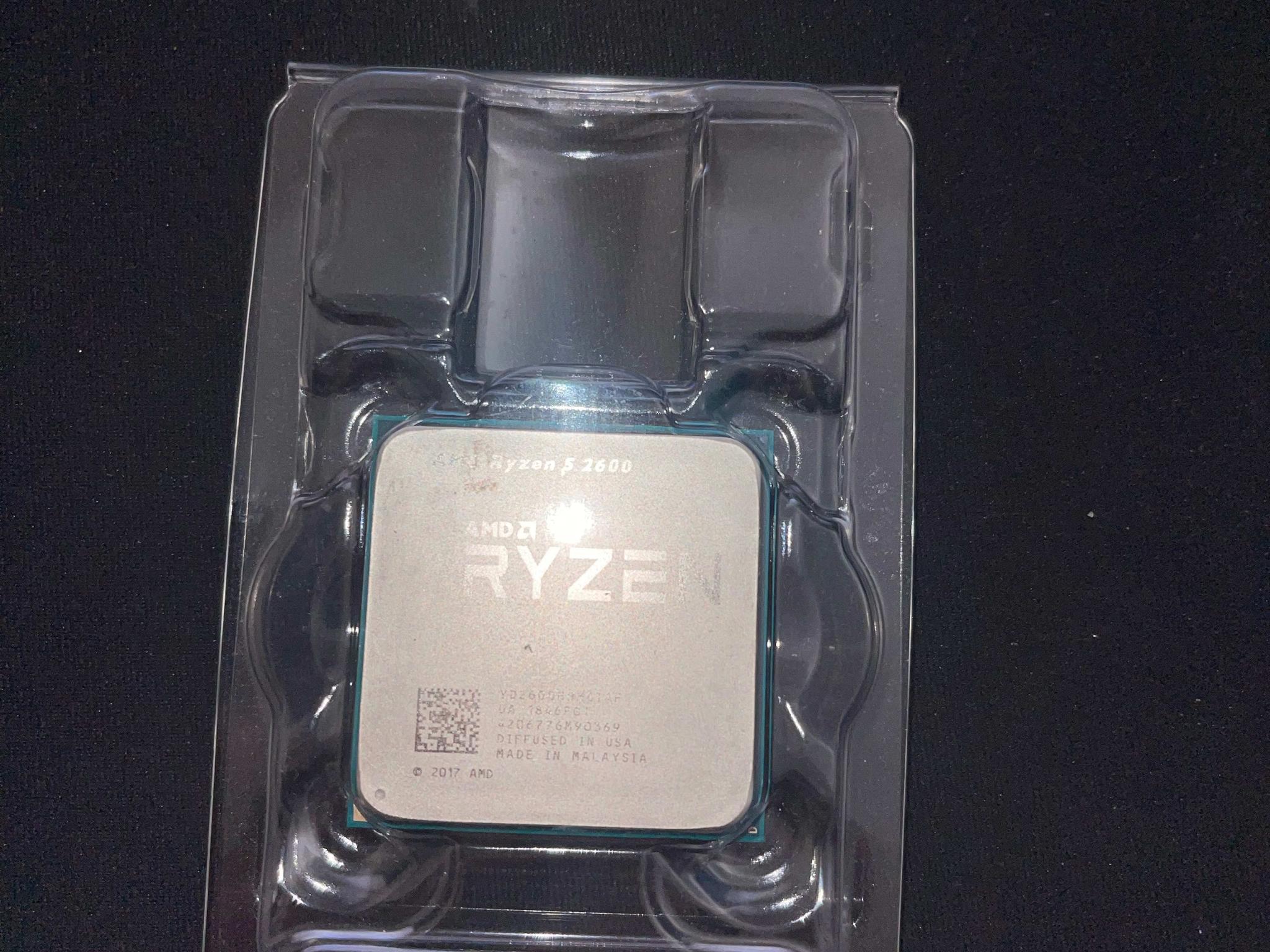 AMD RYZEN 5 2600 w Cooler
