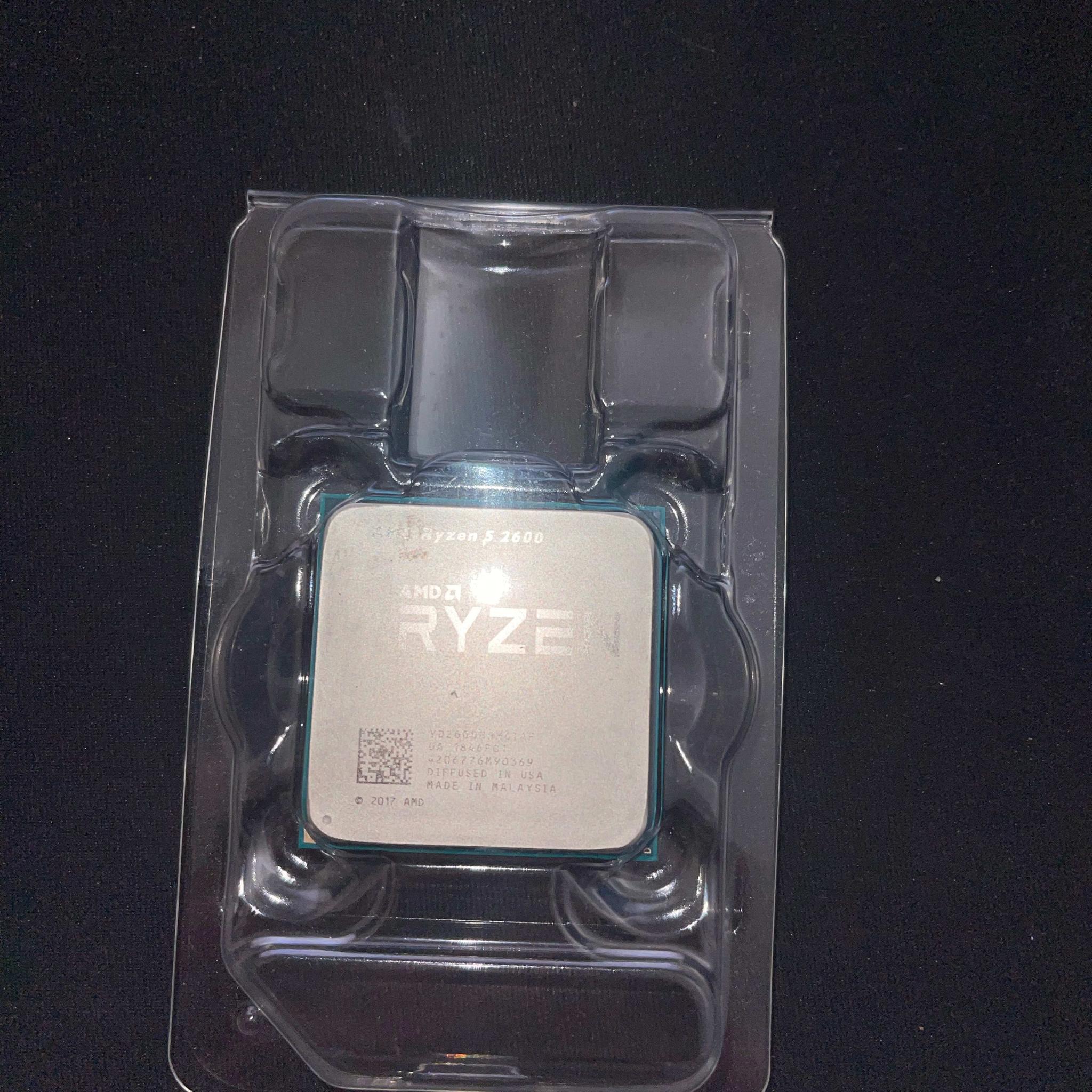 AMD RYZEN 5 2600 w Cooler