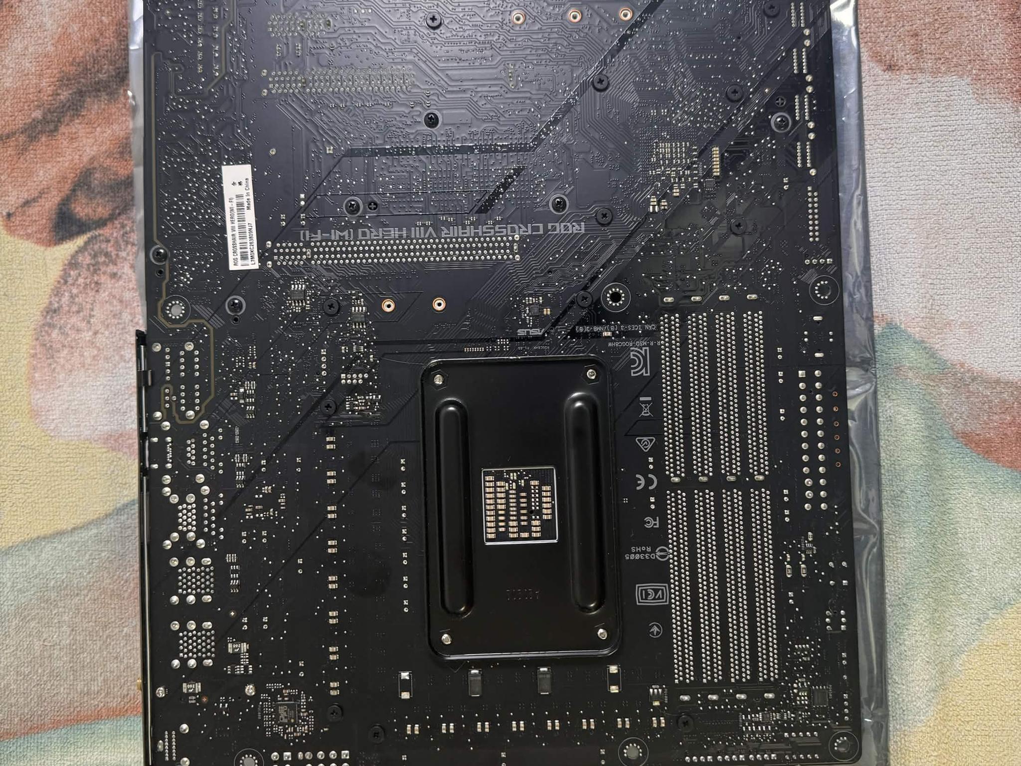 ASUS ROG Crosshair VIII Hero (WI-FI) - Image 3