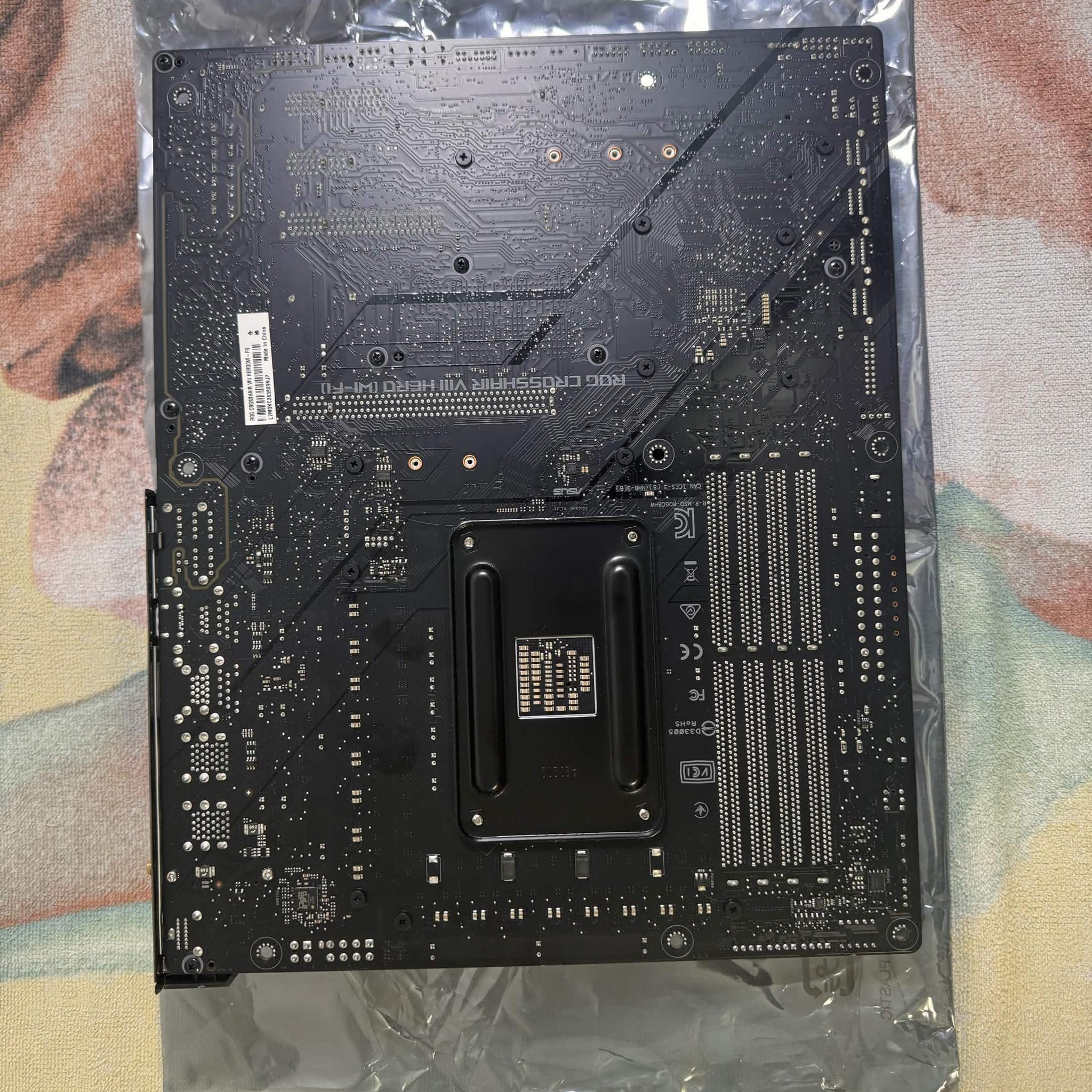 ASUS ROG Crosshair VIII Hero (WI-FI)