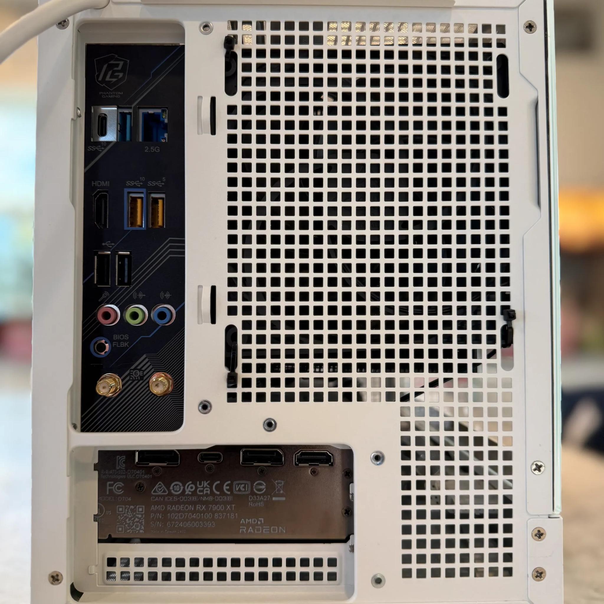 Compact PC || 7900 XT, 7800X3D, 32GB DDR5 Ram, 2TB 990 EVO PLUS