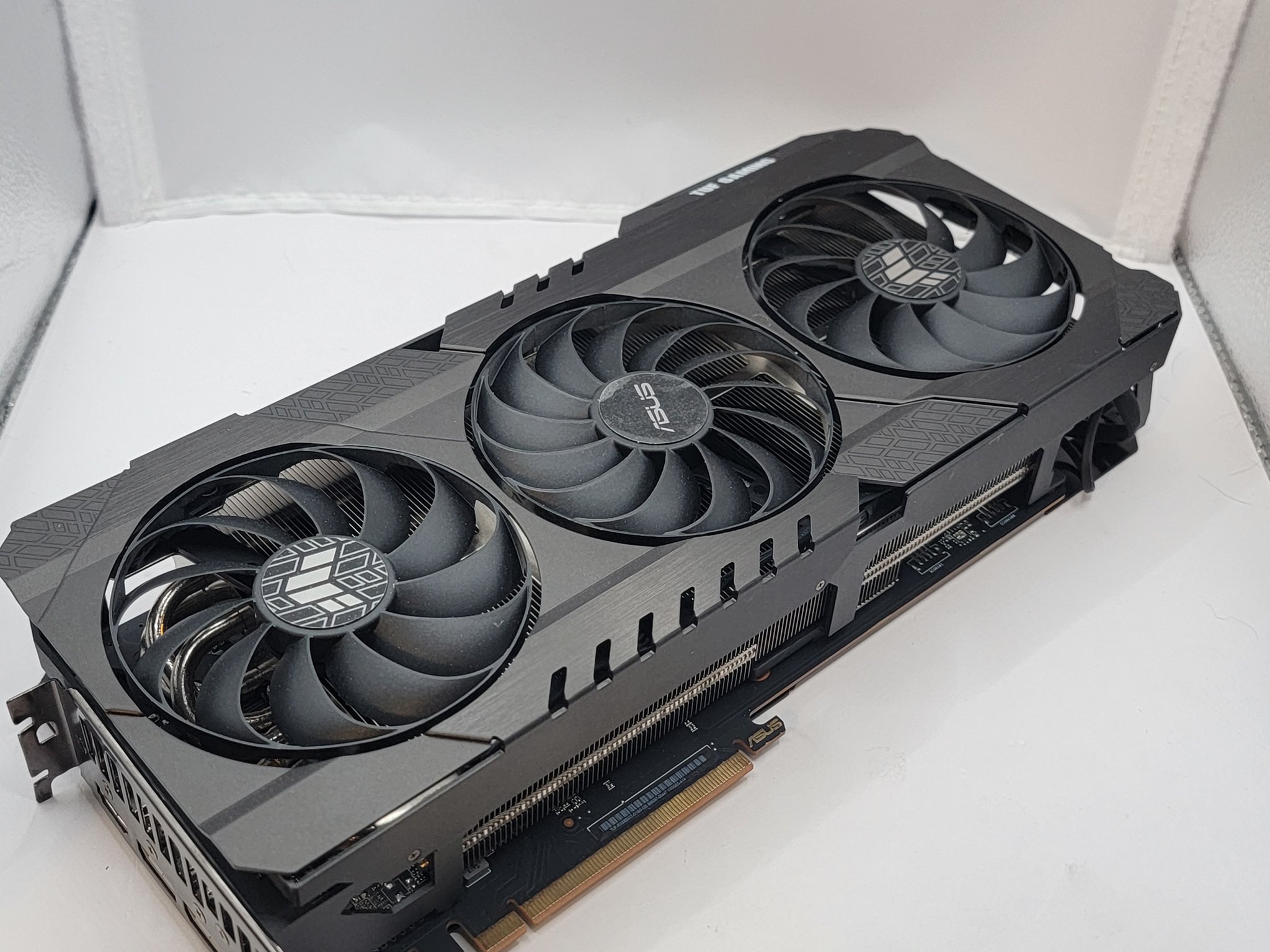 ASUS TUF Gaming AMD Radeon RX 6900 XT OC GPU (TUF-RX6900XT-O16G-GAMING)