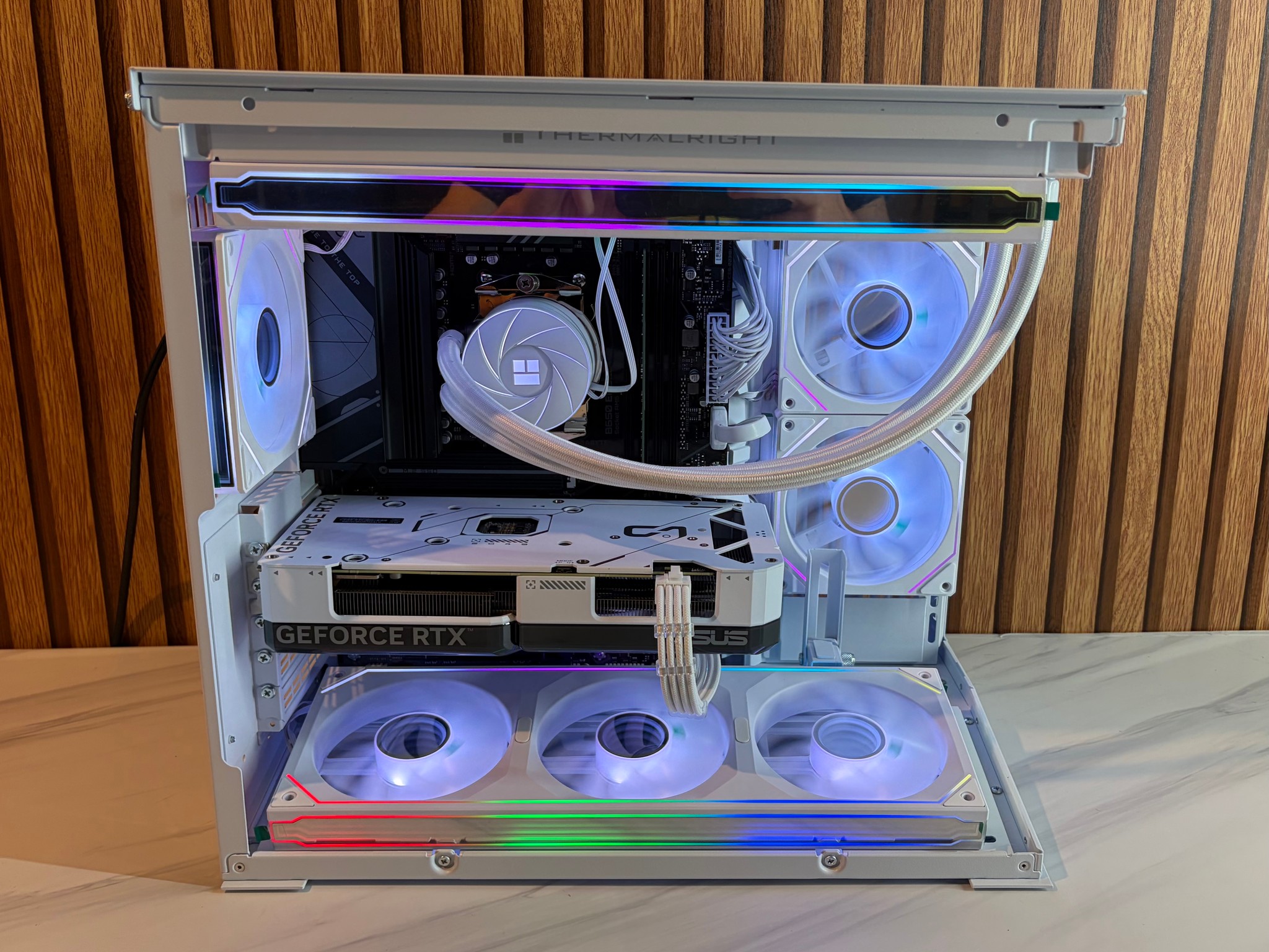 RTX 4070 | RYZEN 5 9600X | 16GB DDR5 | 2TB NVME | 650W | 360MM AIO | Windows 11 pro