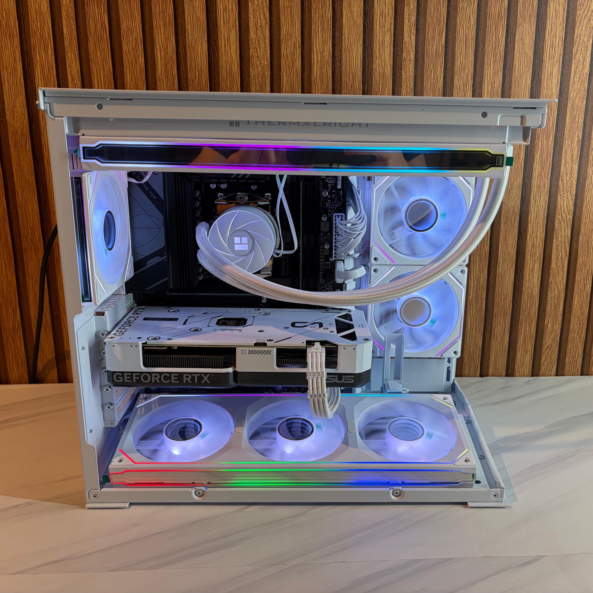 RTX 4070 | RYZEN 5 9600X | 16GB DDR5 | 2TB NVME | 650W | 360MM AIO | Windows 11 pro
