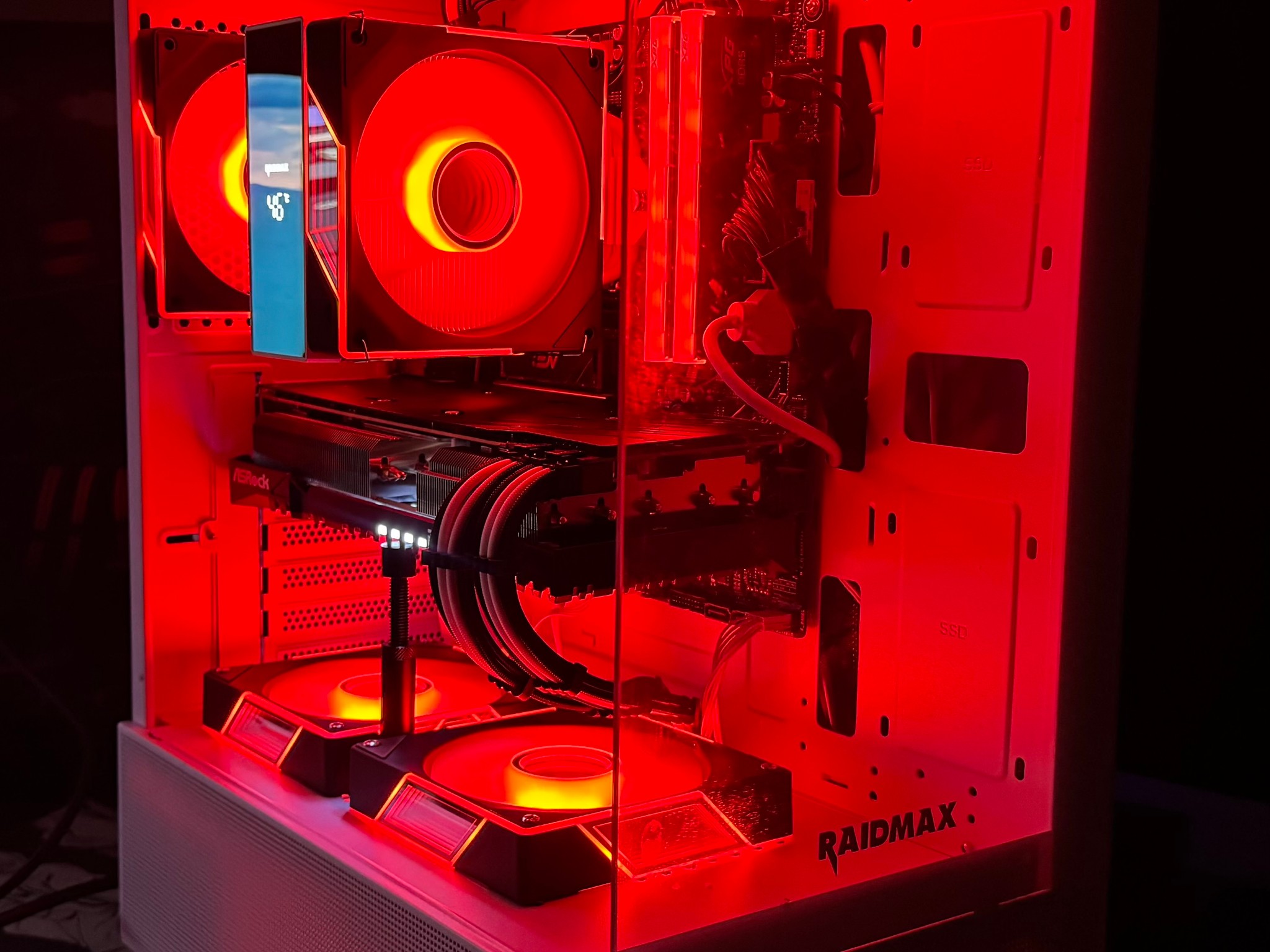 Gaming PC / content creation | AMD Radeon RX 7700 XT| Ryzen 7 | 32GB RAM | WINDOWS 11 Home | WiFi an